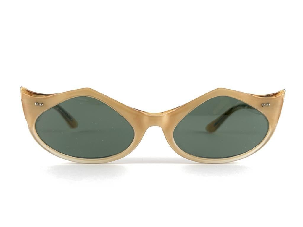 New Ray Ban Griffin 1960's Mid Century Beige G15 Lenses B&L USA Sunglasses For Sale 10