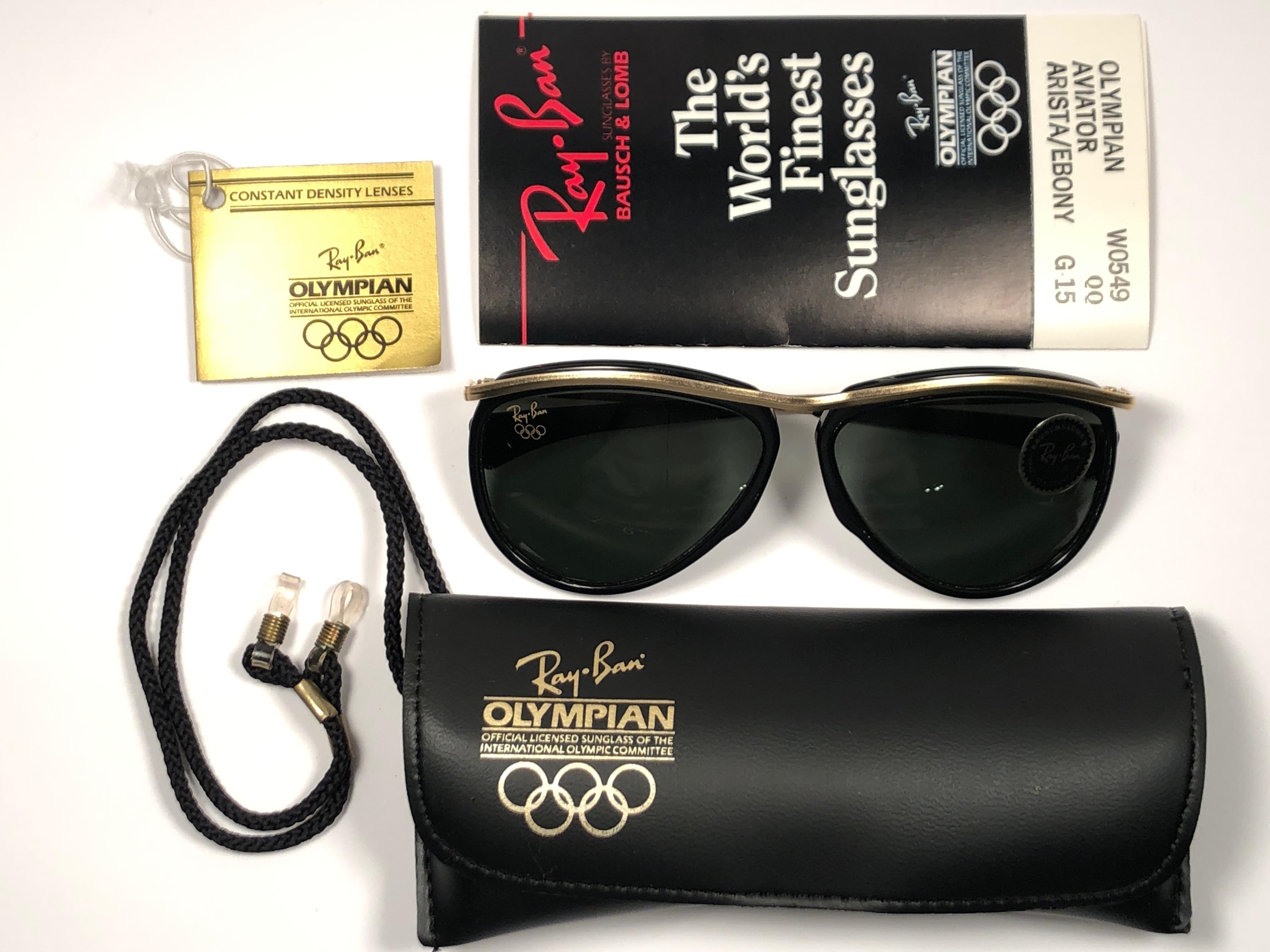 Noir Ray Ban - Lunettes de soleil neuves de la série Olympics noires et dorées G15, 1992 B&L USA, années 80 en vente