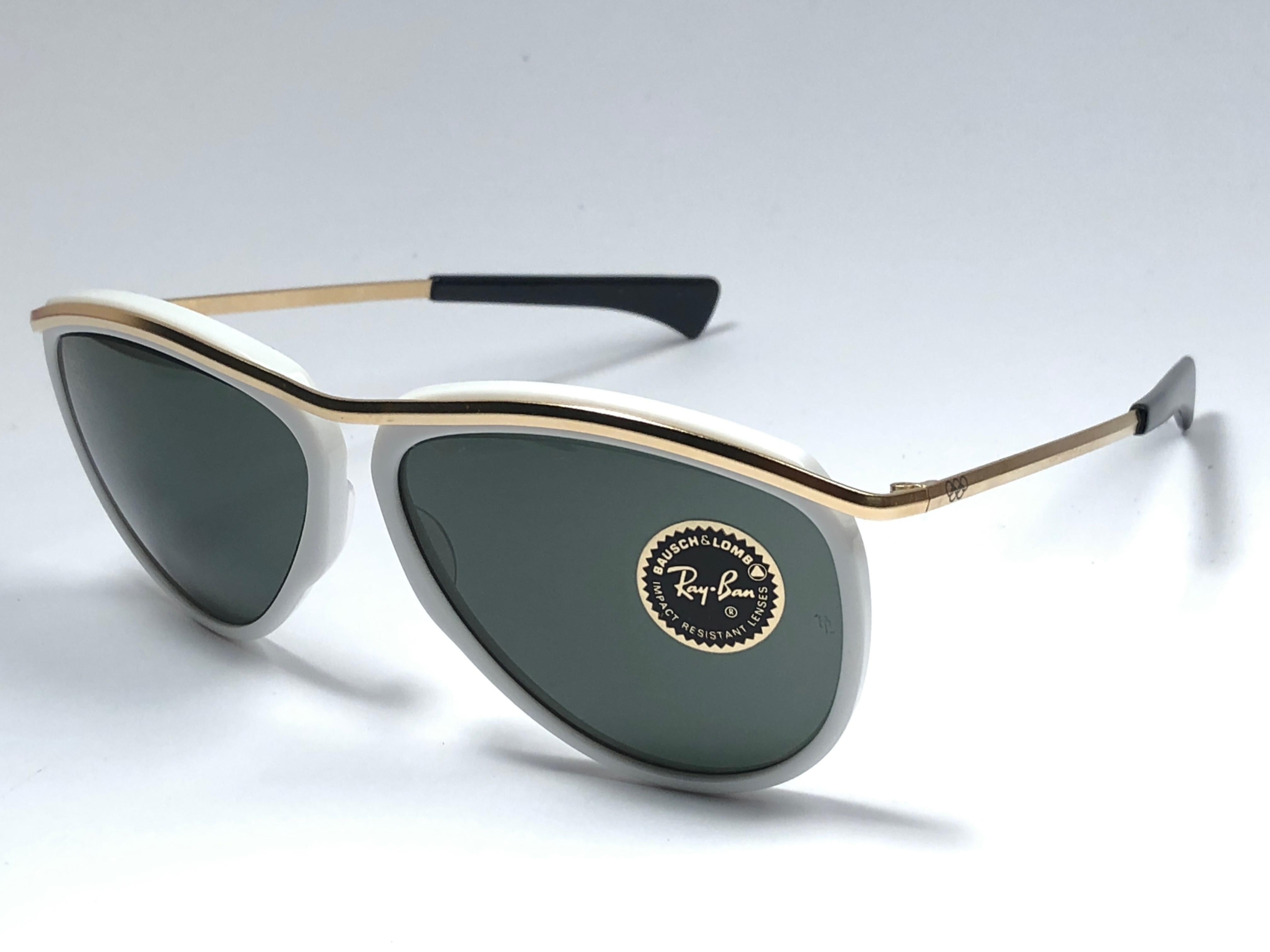 New Ray Ban Olympics Series White & Gold G15 Lenses 1992 B&L USA 80's Sunglasses In New Condition In Baleares, Baleares