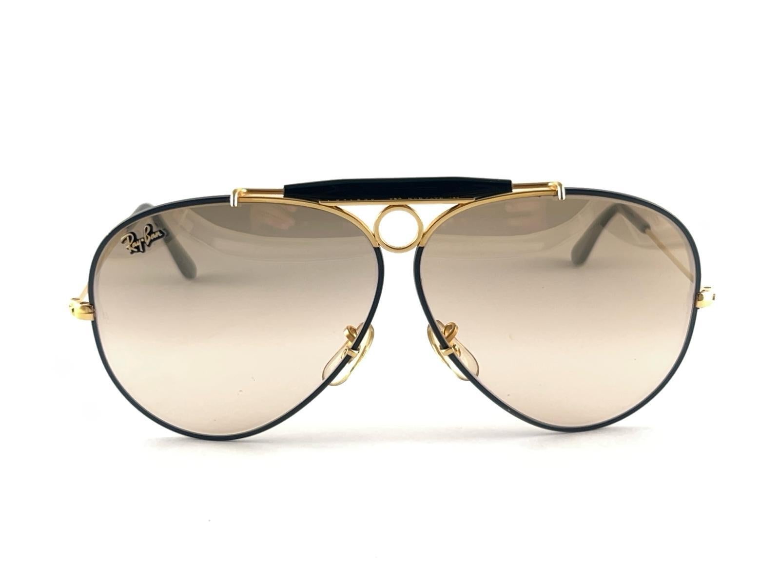 New Ray Ban Precious Metals 24K Gold & Black Shooter 62Mm USA Sunglasses In New Condition For Sale In Baleares, Baleares