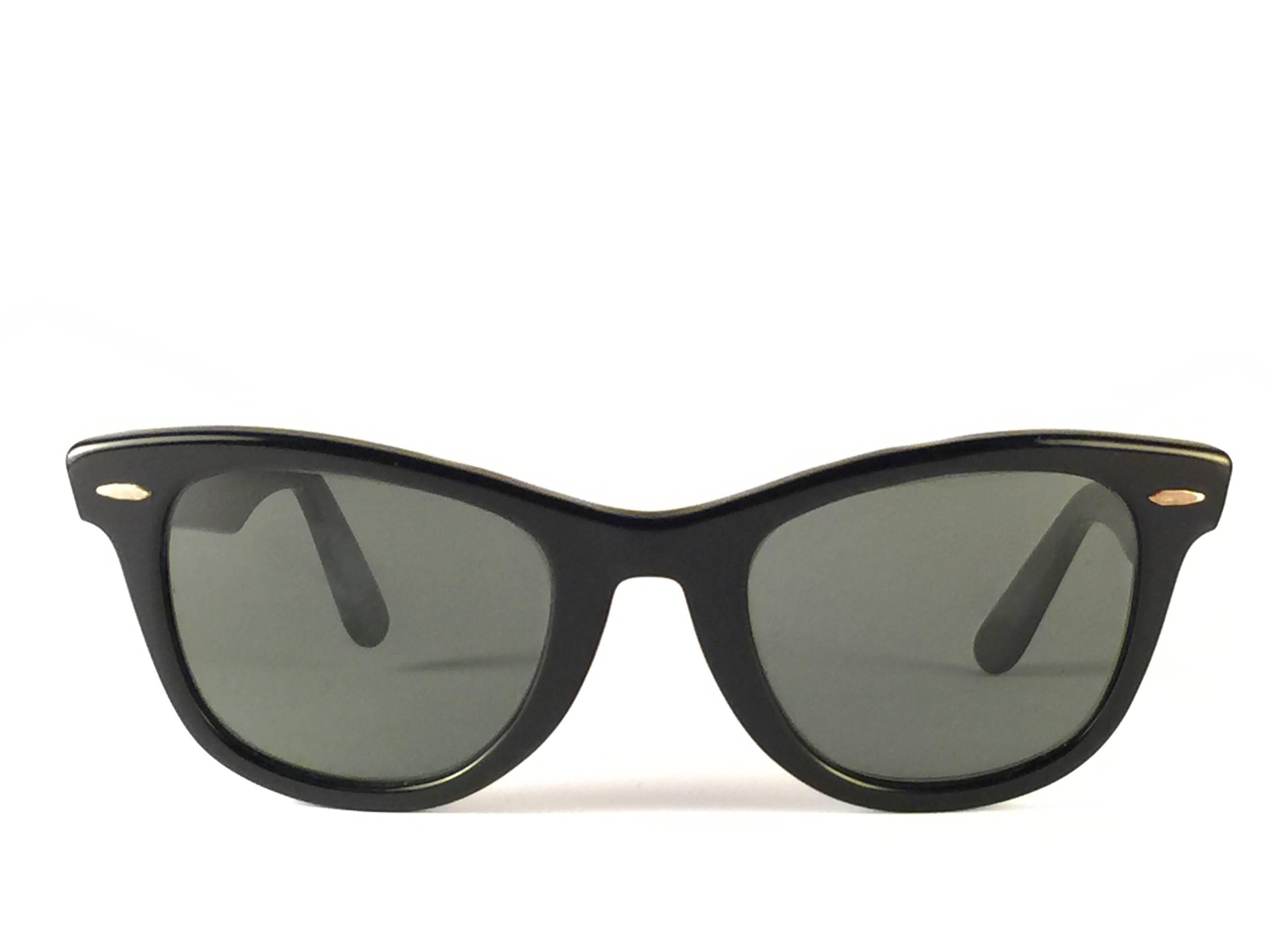 New Ray Ban The Wayfarer Black G15 Grey Lenses USA 80's Sunglasses In New Condition In Baleares, Baleares