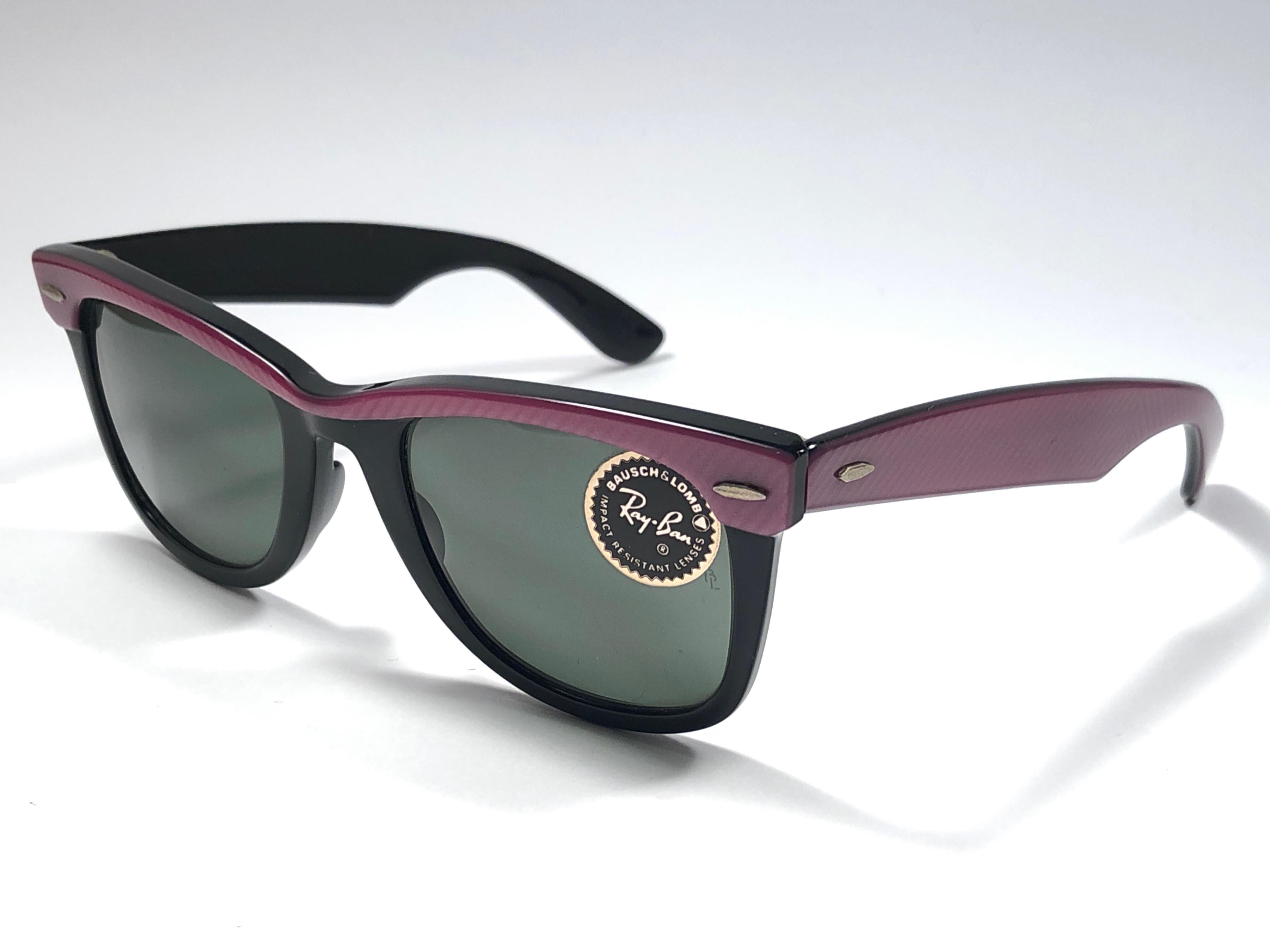 New Ray Ban The Wayfarer Candy Pink / Black B&L Grey Lenses USA 80's Sunglasses In New Condition In Baleares, Baleares