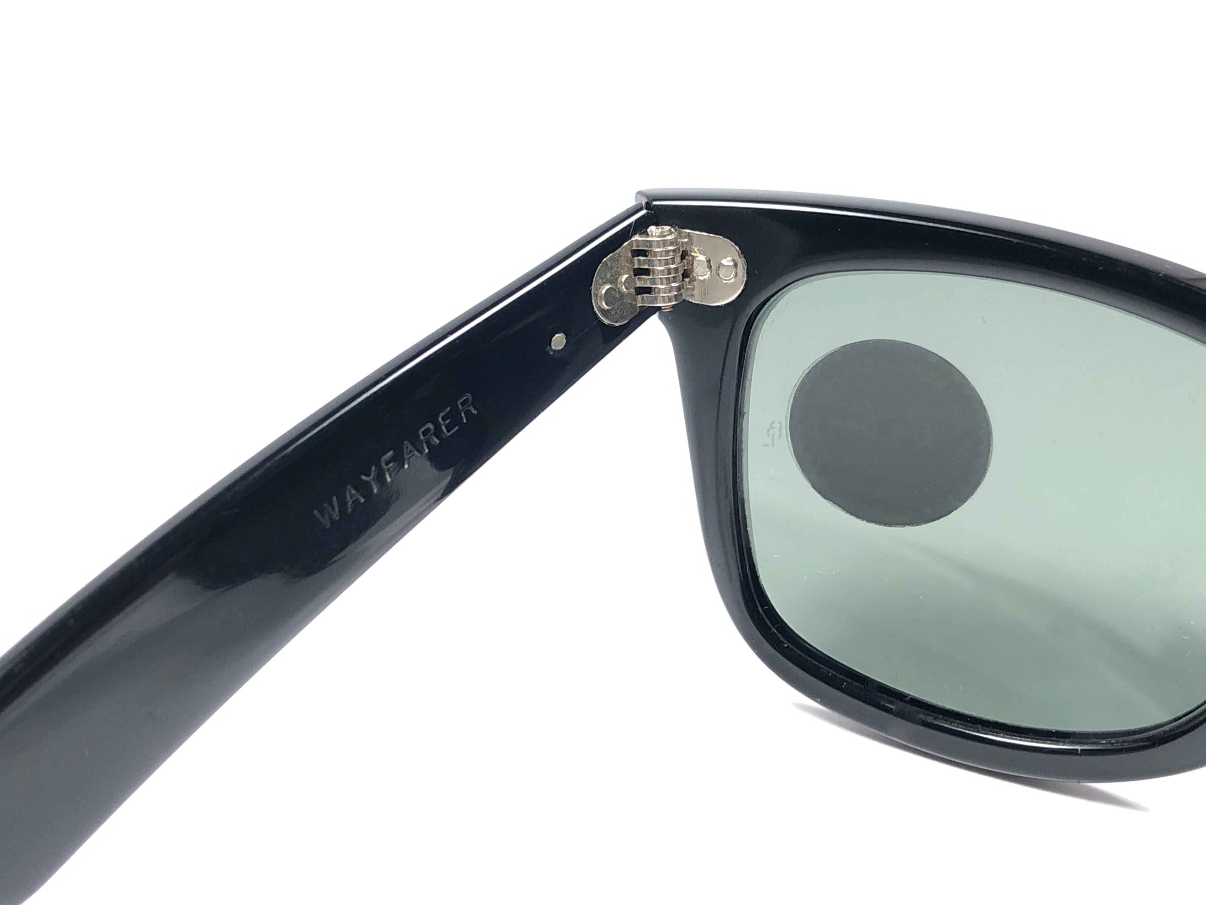 Women's New Ray Ban The Wayfarer Fuchsia / Black B&L G15 Grey Lenses USA 80's Sunglasses