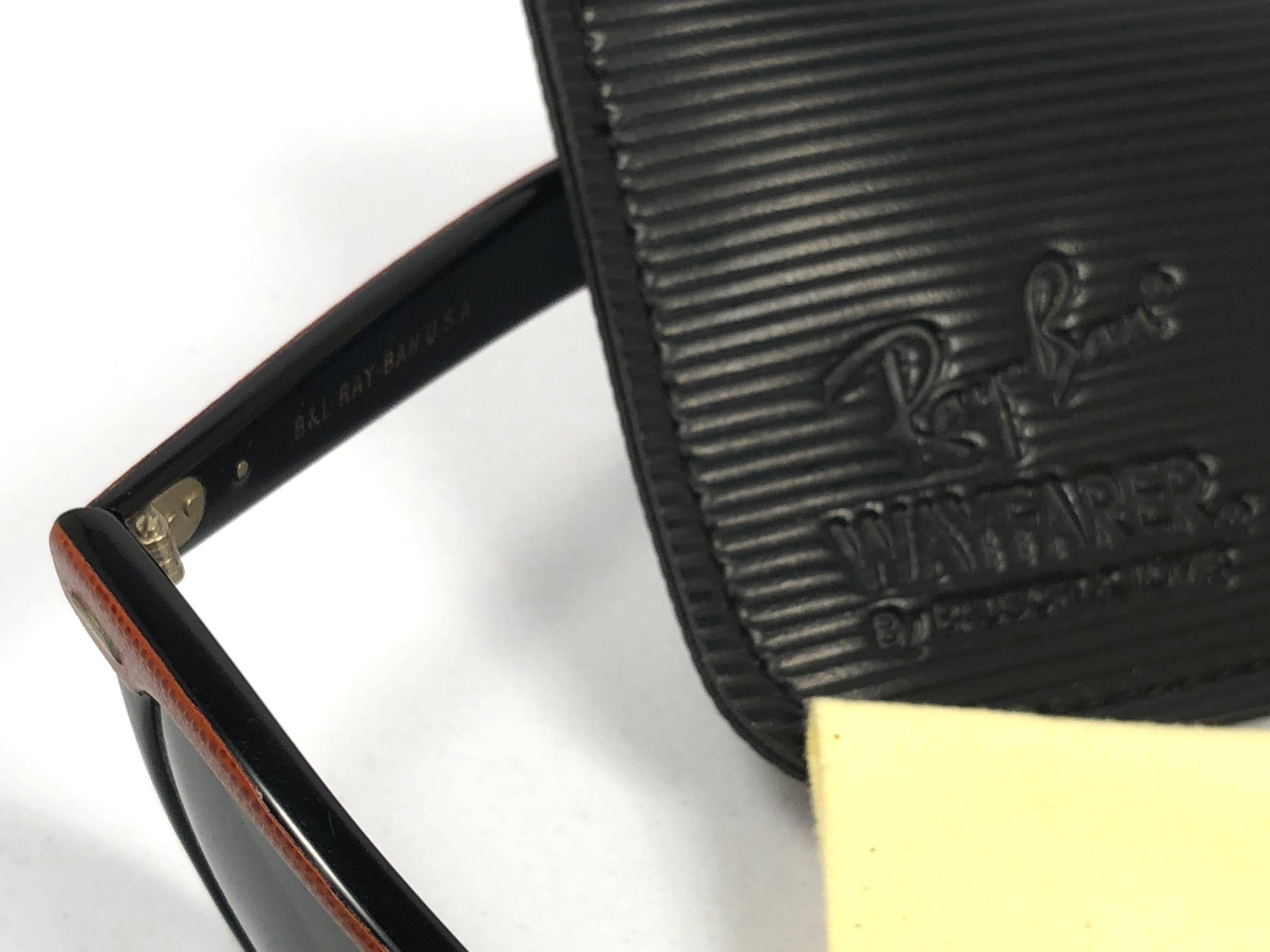 da uomo o donna Nuovi occhiali da sole Ray-Ban Wayfarer in pelle arancione con lenti grigie G15 USA anni '80 in vendita