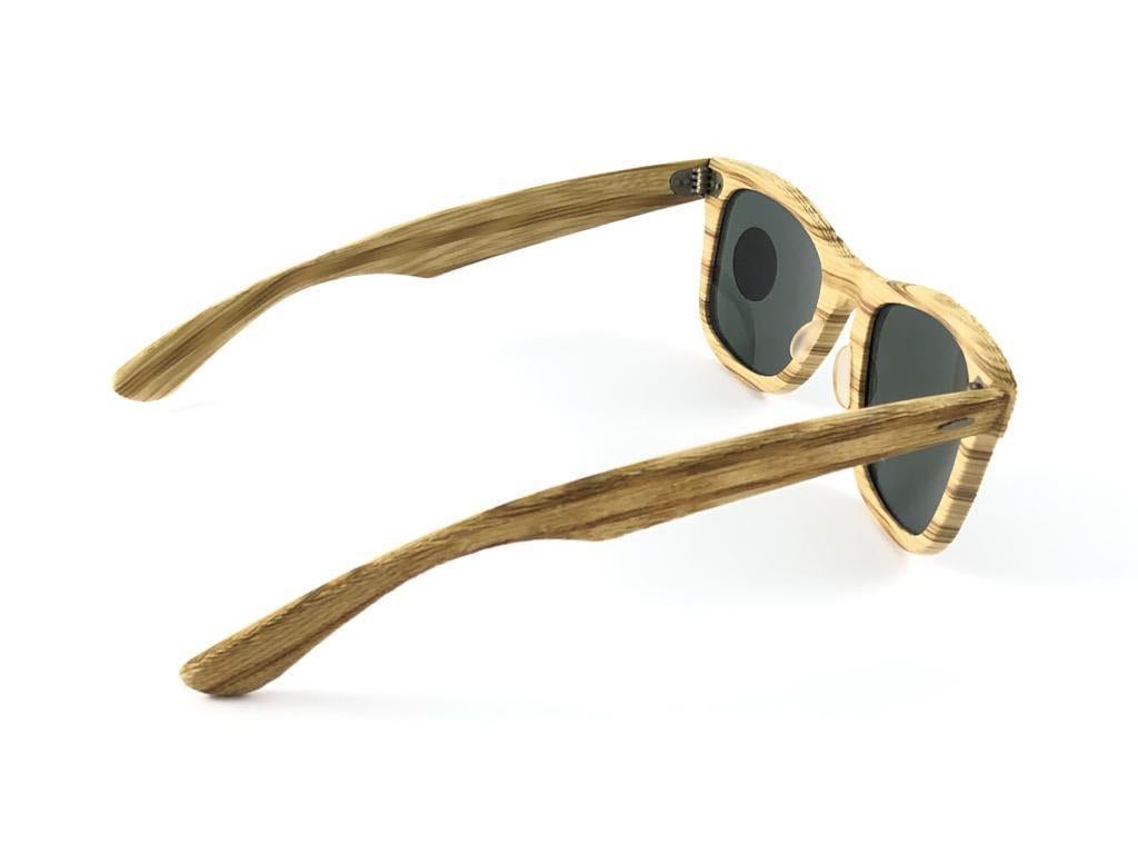 Women's or Men's New Ray Ban The Wayfarer Woodies Driftwood Edition Collector USA 80's Sunglasses For Sale