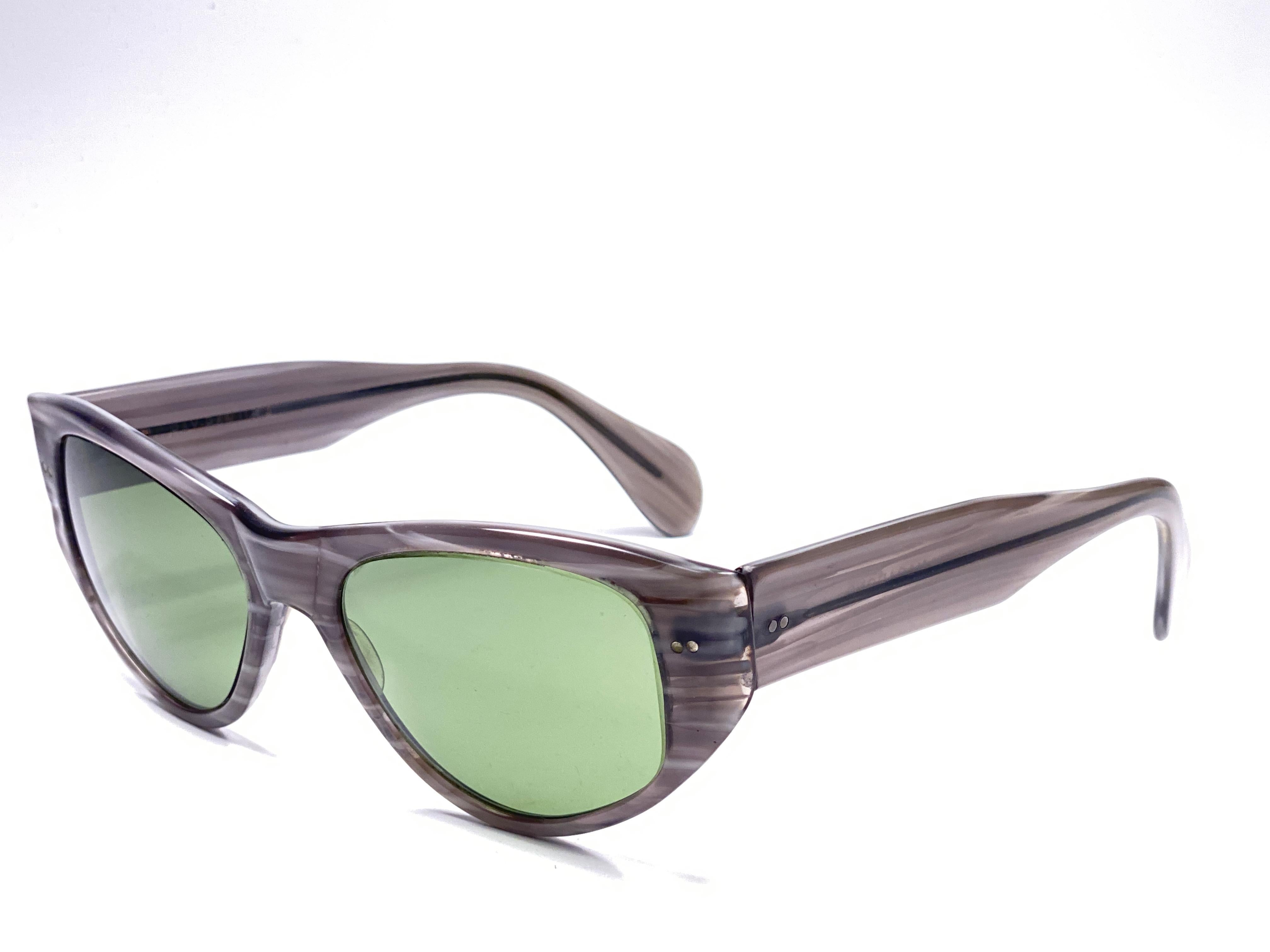 Nuevas gafas de sol Ray Ban Vagabond de mediados de los 60 con lentes verdes B&L USA Gris