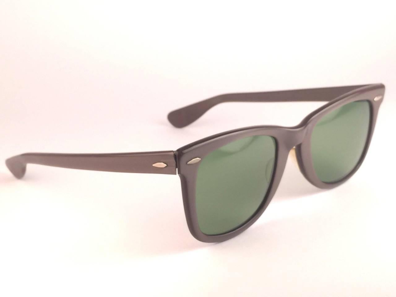 Neu Ray Ban Wayfarer 1960's Mid Century Perlen Grau RB3 Lenses B&L USA Sonnenbrille im Zustand „Neu“ im Angebot in Baleares, Baleares