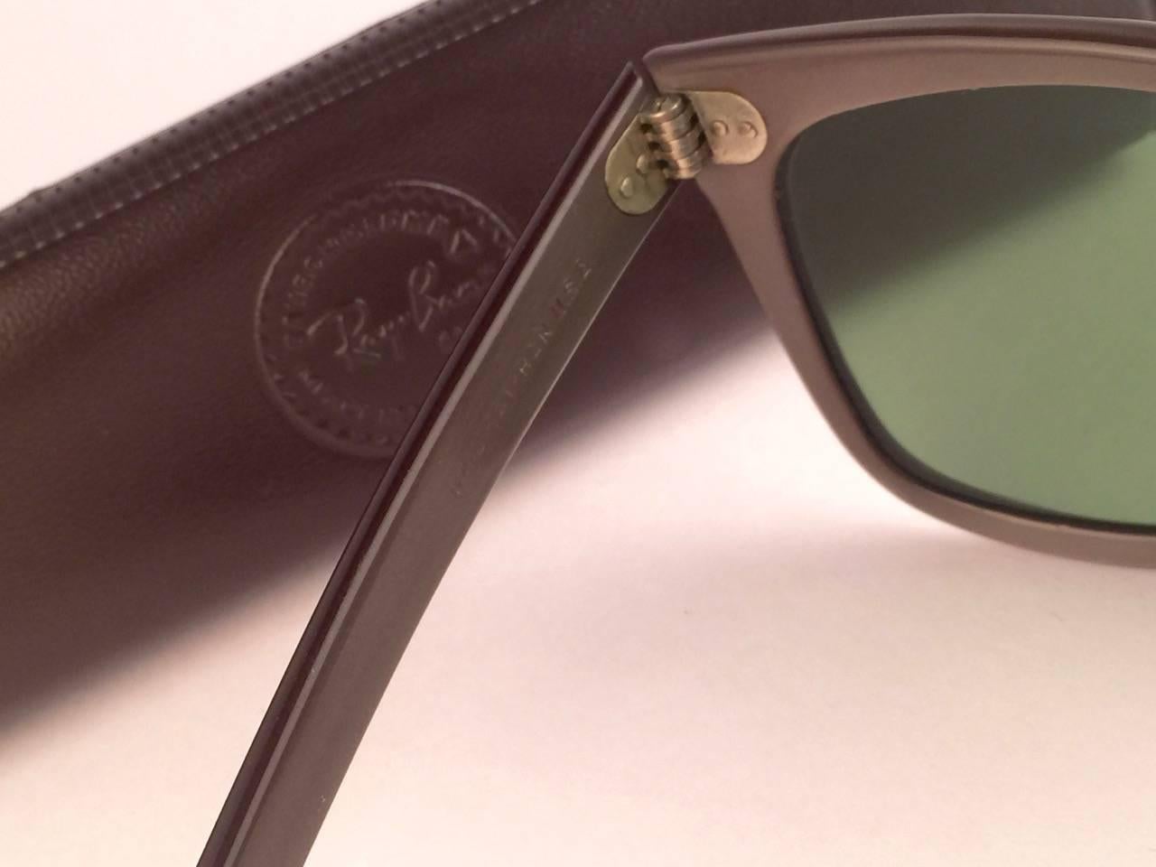 New Ray Ban Wayfarer 1960's Mid Century Pearl Grey RB3 Lenses B&L USA Sunglasses In New Condition In Baleares, Baleares