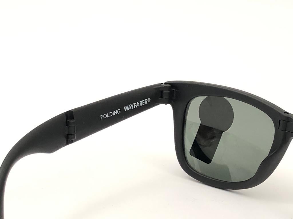 New Ray Ban Wayfarer Folding 1980's Black Grey G15 Lenses B&L USA Sunglasses In New Condition In Baleares, Baleares