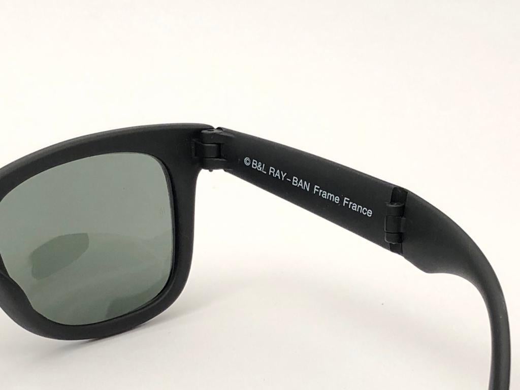 Women's or Men's New Ray Ban Wayfarer Folding 1980's Black Grey G15 Lenses B&L USA Sunglasses