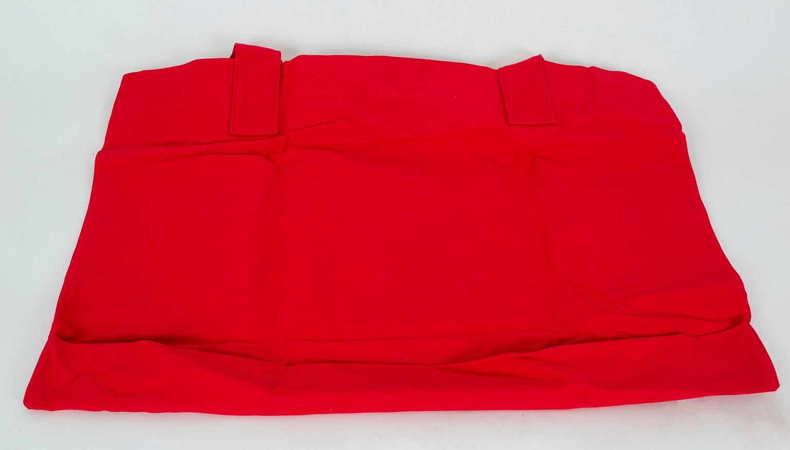 New Red Esprit de Corps Oversize Canvas Shoulder Tote Bag, 22” – 1980s In New Condition For Sale In Tucson, AZ