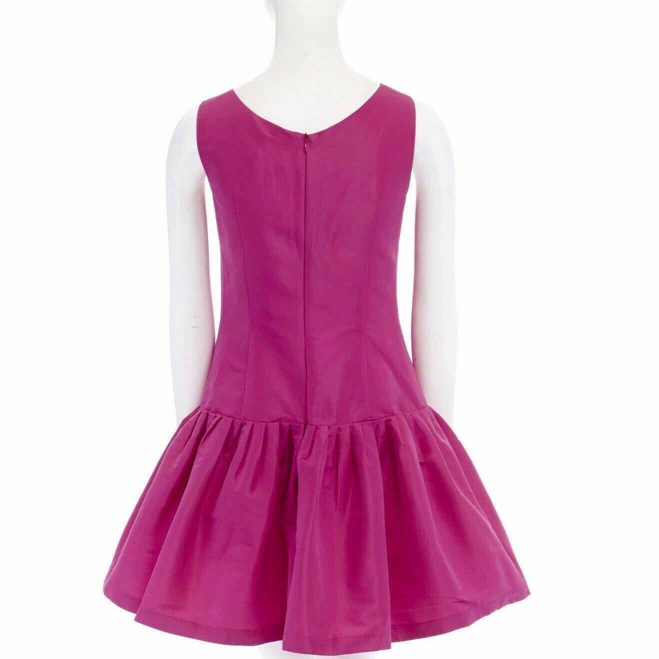 new RED VALENTINO fuschia pink pleated flared skirt cocktail dress IT42 M

RED VALENTINO
Polyester, acetate, modal . Fuschia pink . Wide round neckline . Sleeveless . Fitted at low waist . Pleated flared skirt . Zip back closure . Fully lined .