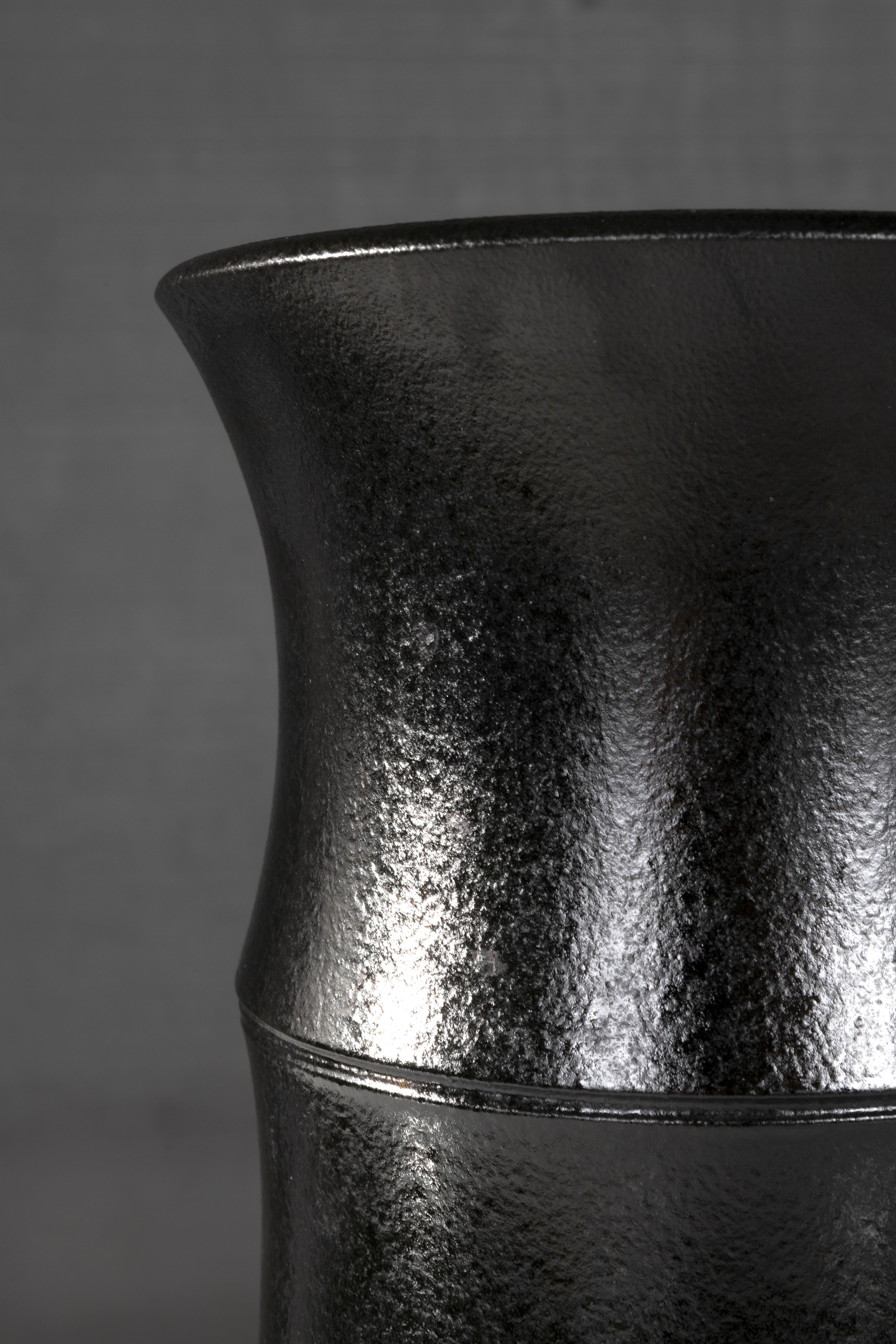 New Reng, Také, Ebony Glazed Terracotta Bamboo Form Vase In New Condition For Sale In Dallas, TX