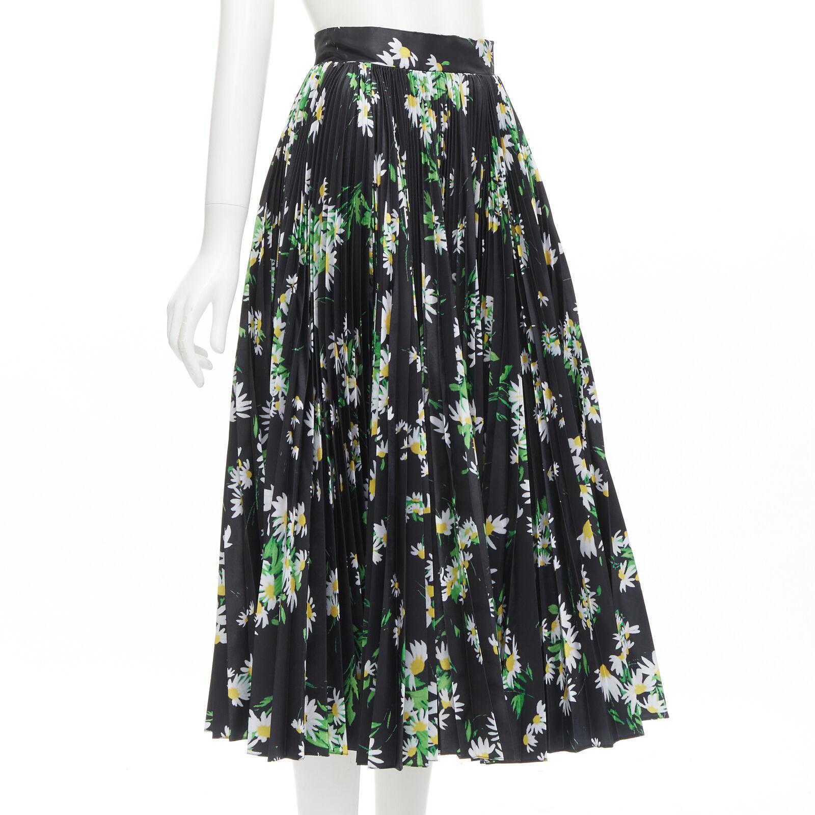 new RICHARD QUINN 2020 green black daisy floral A-line pleated midi skirt UK8 S In New Condition In Hong Kong, NT