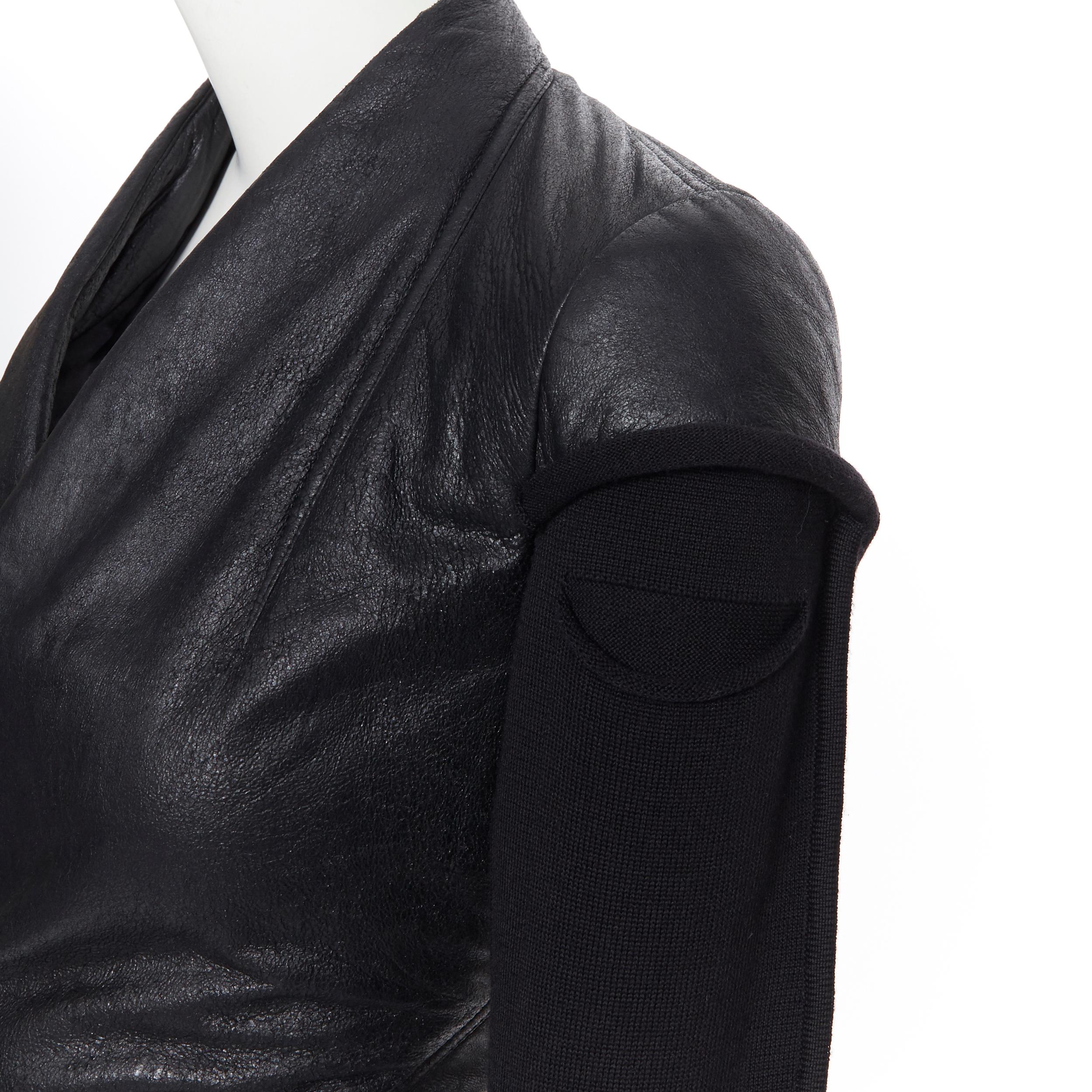 new RICK OWENS AW18 Sisyphus Wrap Princess black leather wool sleeves jacket XS
Brand: Rick Owens
Designer: Rick Owens
Collection: AW18
Model Name / Style: Wrap Princess
Material: Leather, wool
Color: Black
Pattern: Solid
Closure: Tie
Extra Detail: