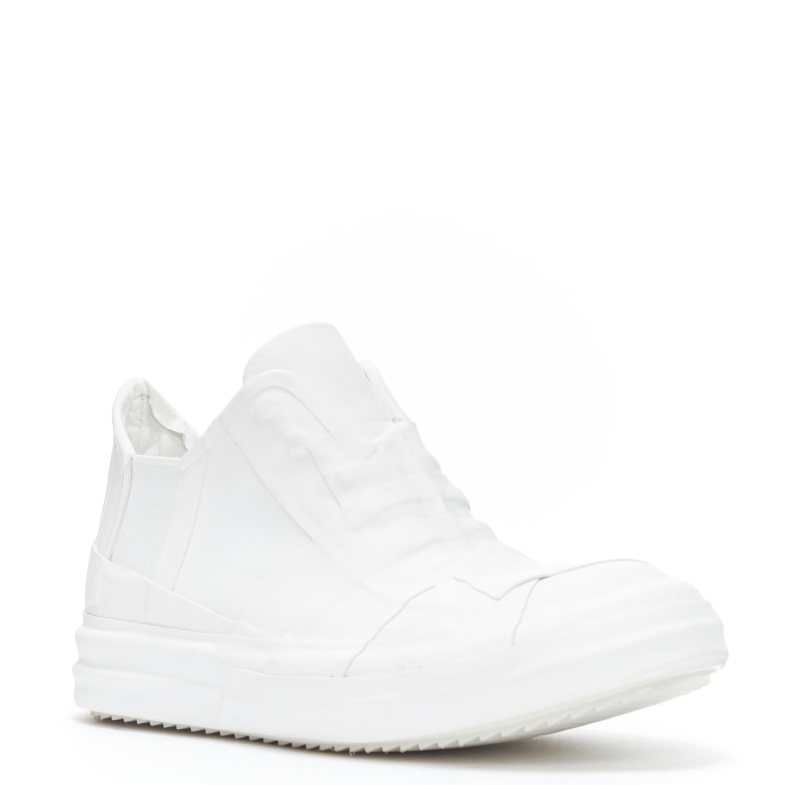 new RICK OWENS Geobasket Mummy Plaster wrapped white mid top sneaker EU37 
Reference: TGAS/B01335 
Brand: Rick Owens 
Designer: Rick Owens 
Model: White Plastered Geobasket 
Material: Rubber 
Color: White 
Pattern: Solid 
Closure: Stretch 
Extra