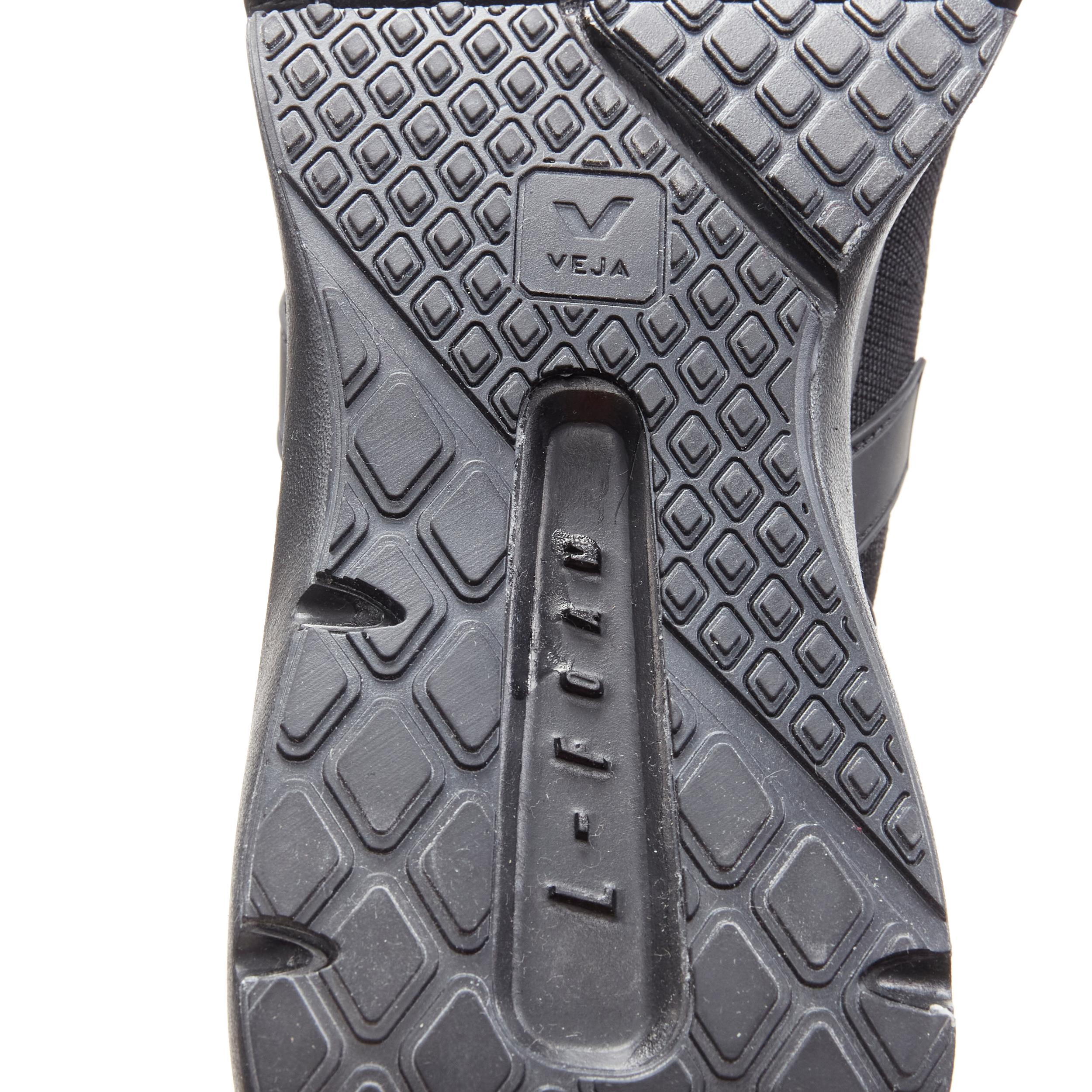 new RICK OWENS VEJA Runner Style 2 V-Knit Black sneaker EU41 en vente 5