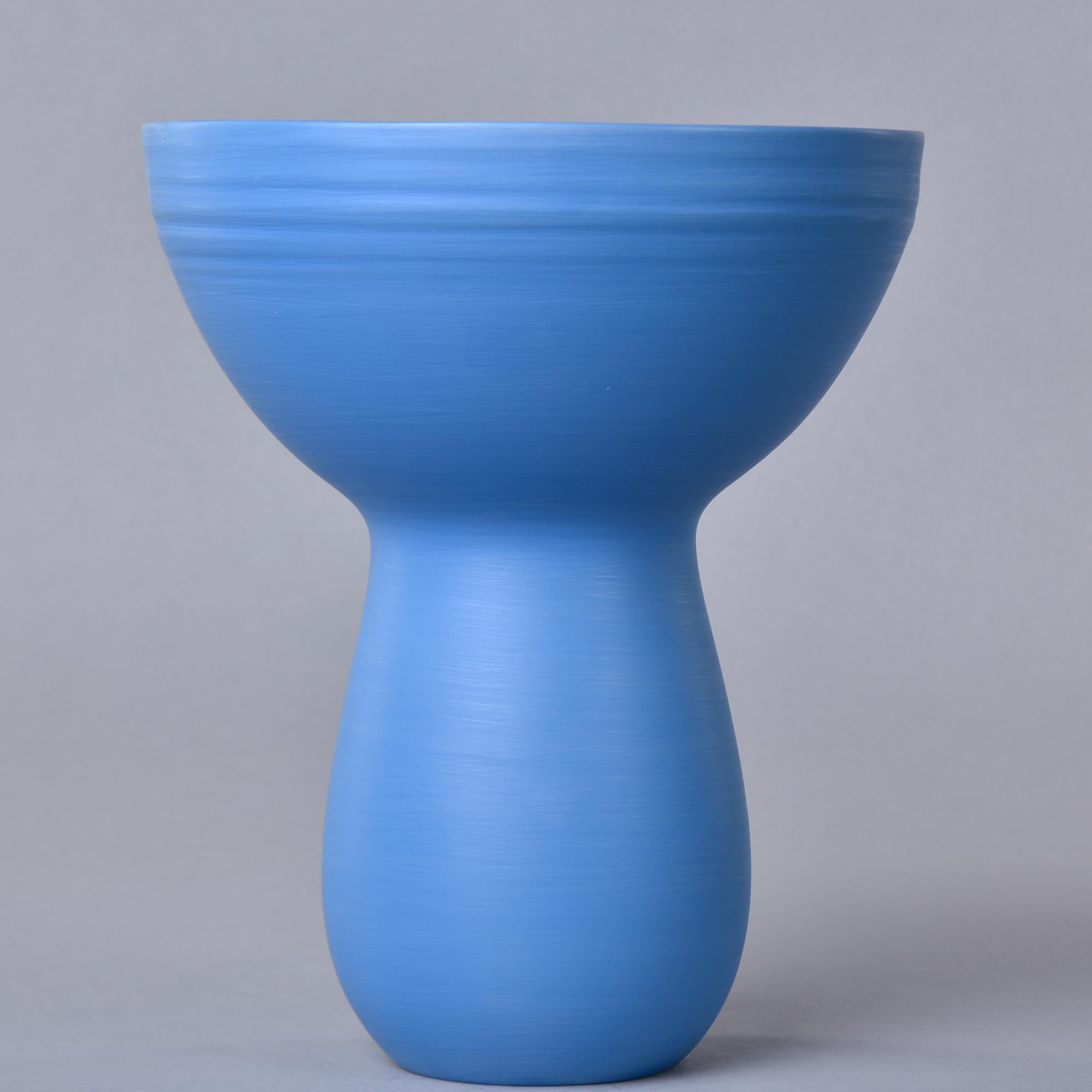 Smaltato Nuovo Vaso per bouquet piccolo blu fiordaliso Rina Menardi in vendita