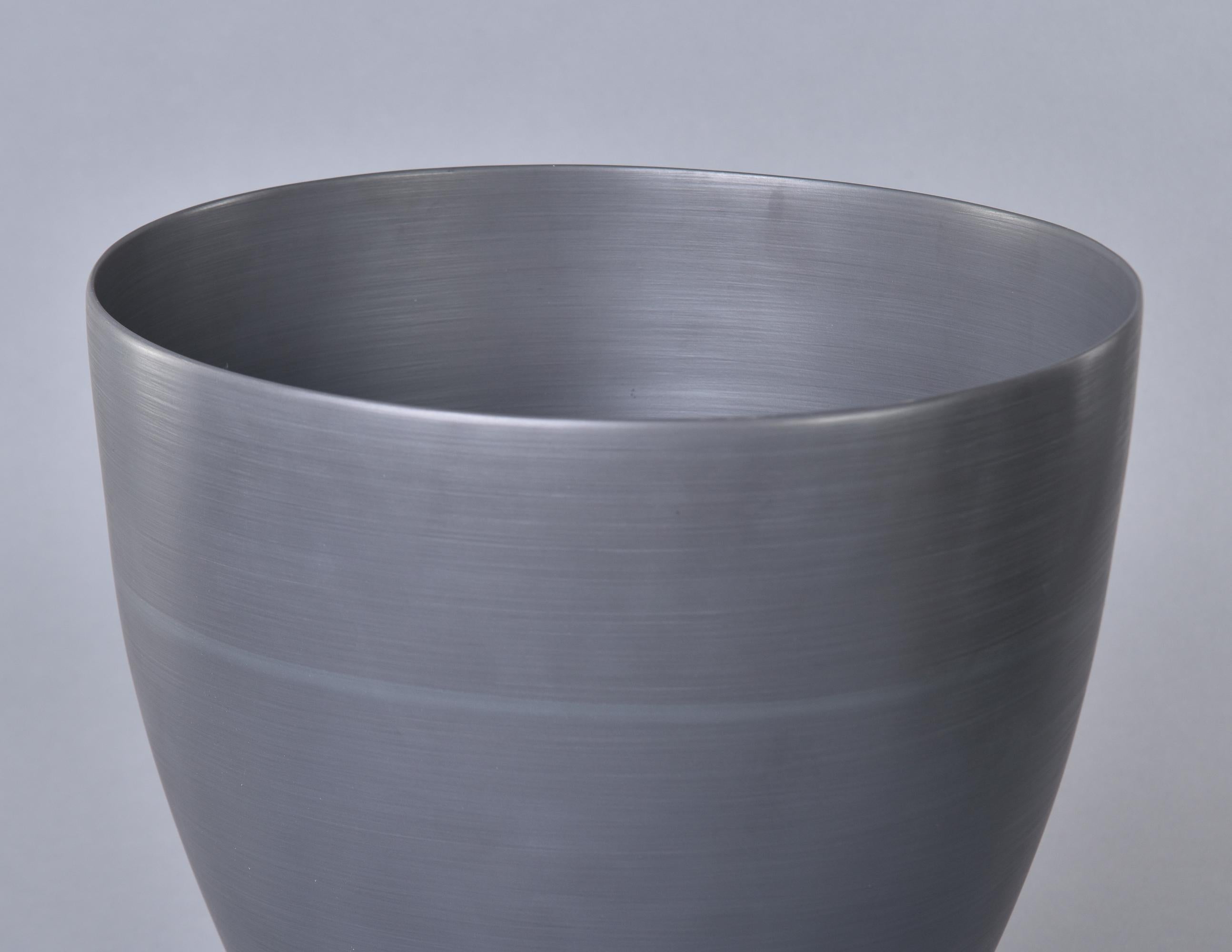 New Rina Menardi Large Cup Form Bowl or Vase in Graphite For Sale 2