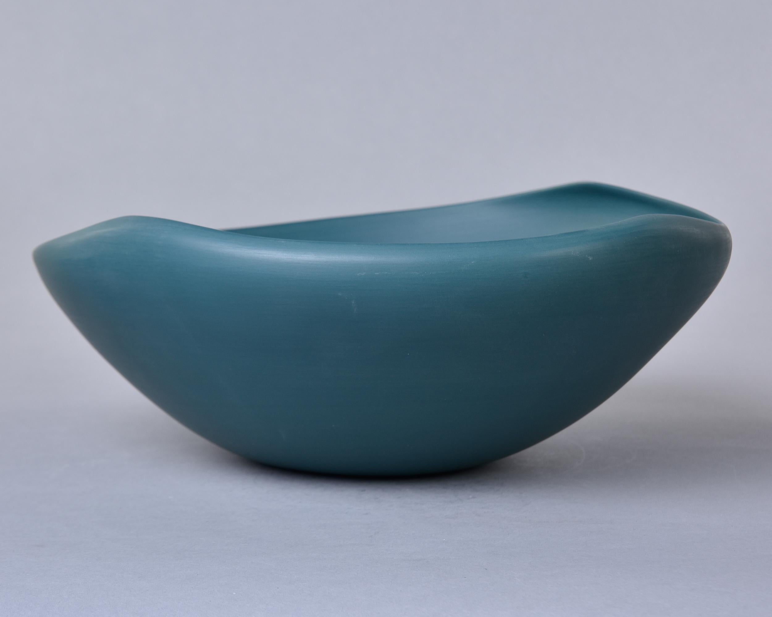 Contemporary New Rina Menardi Medium Conchglia Bowl in Mint For Sale