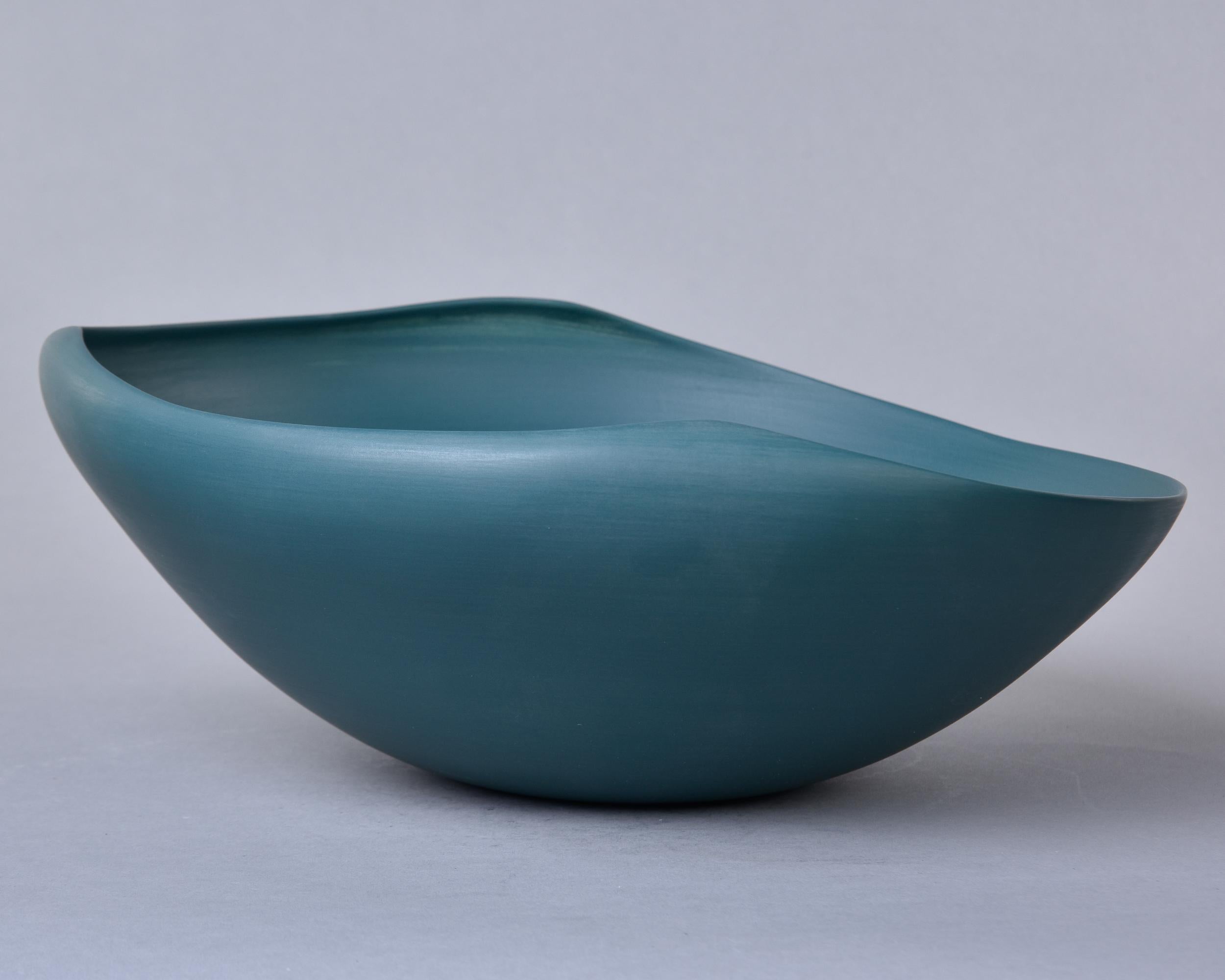 Ceramic New Rina Menardi Medium Conchglia Bowl in Mint For Sale