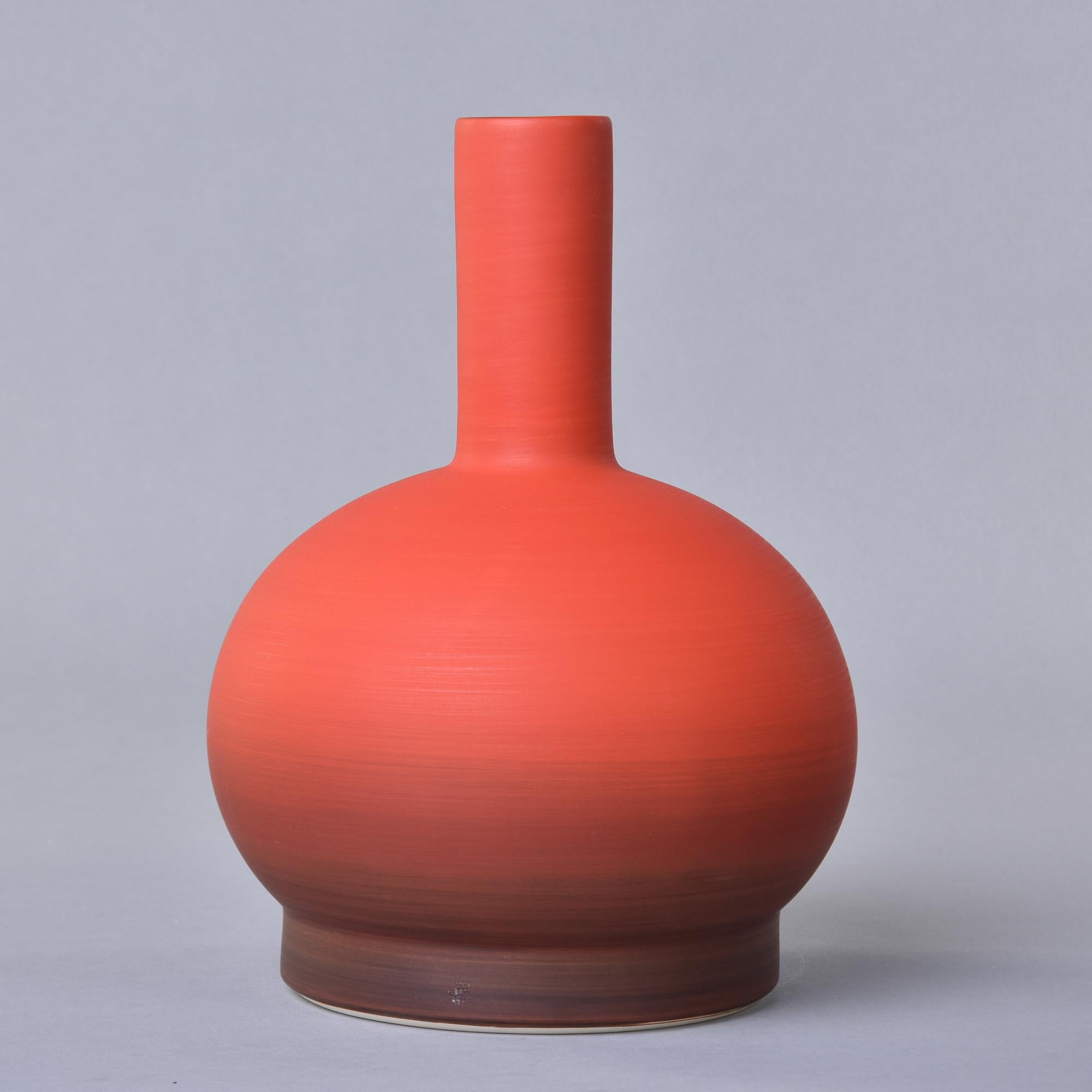 New Rina Menardi Royal King Vase in Poppy In New Condition In Troy, MI