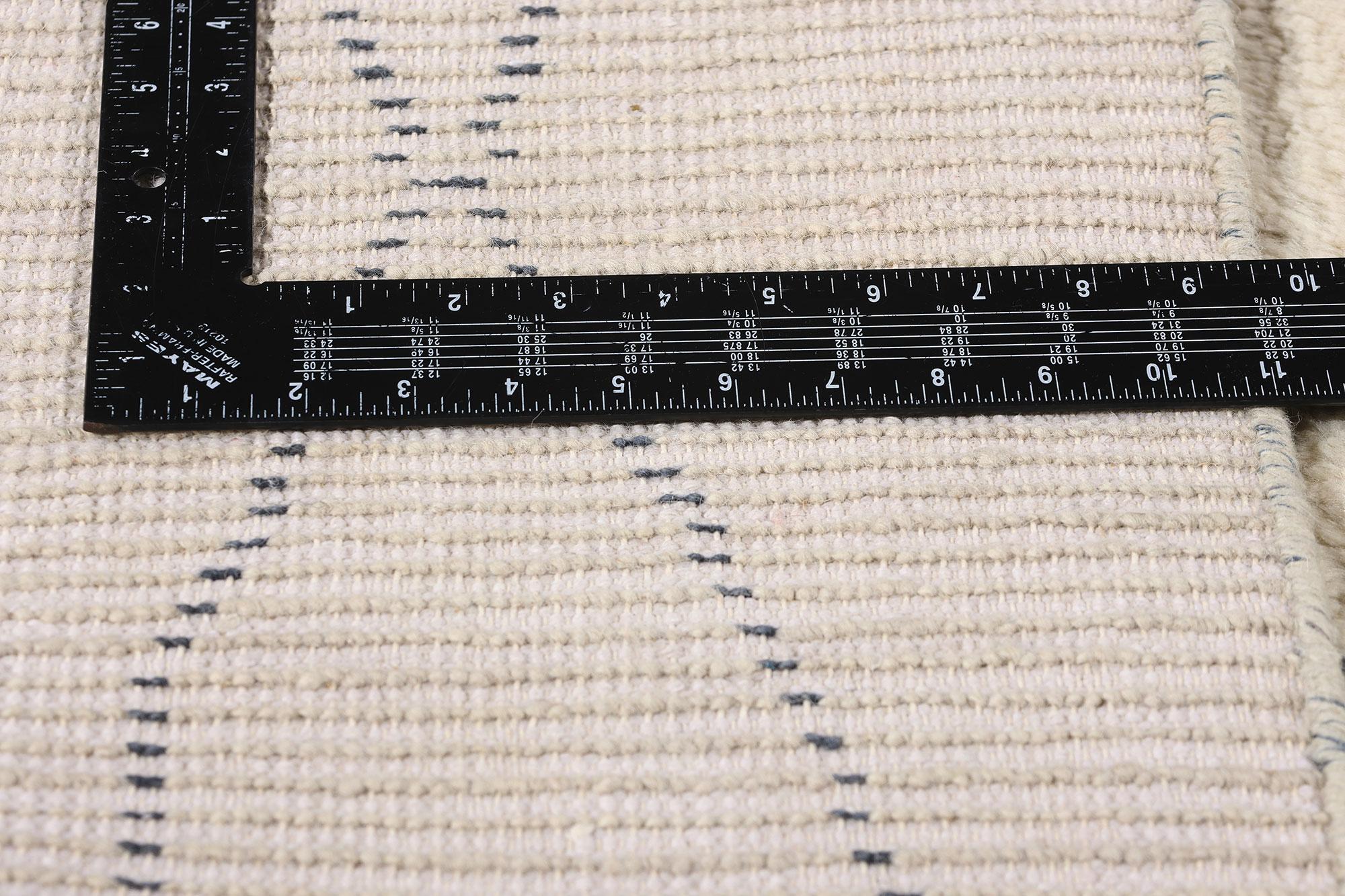 Neuer organischer moderner marokkanischer geriffelter Silence-Teppich, 08'11 x 12'03 im Zustand „Neu“ im Angebot in Dallas, TX