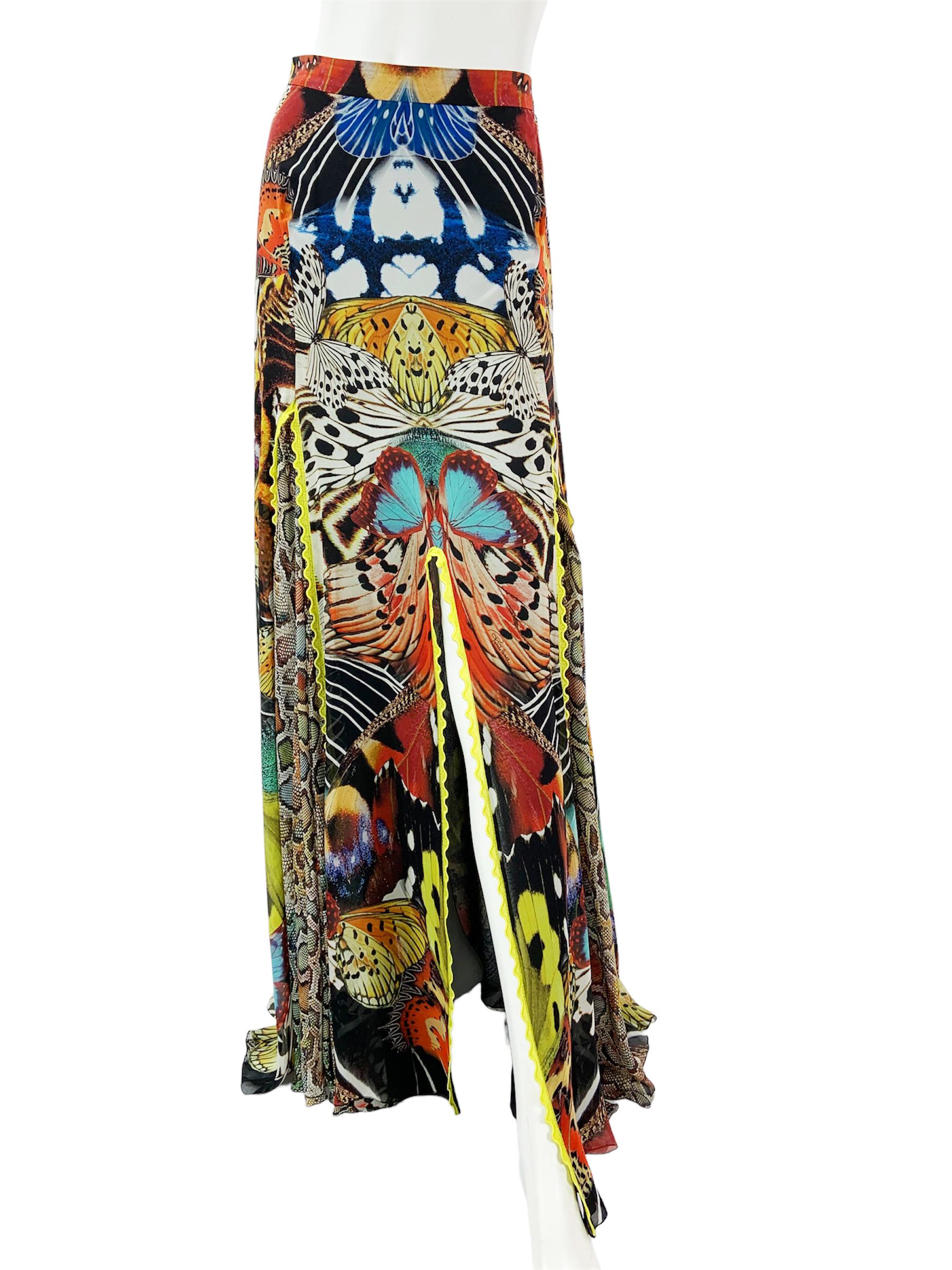 New Roberto Cavalli Silk Butterfly Print Maxi Skirt
Italian size - 40
100% Silk, Butterfly and Snake Skin Print, Front High Slit, Black Silk Lining, Zip Closure. A-line Style.
Measurements: Length - 45 inches, Waist - up to 30