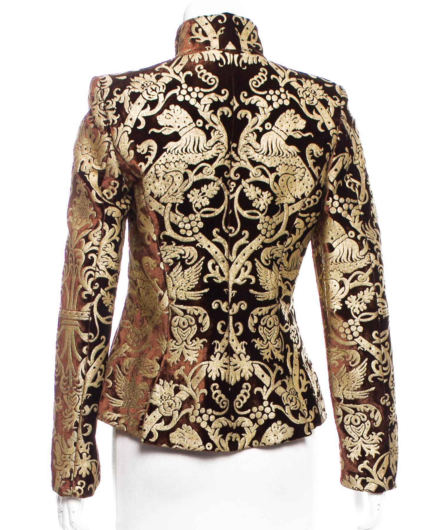 New Roberto Cavalli Brown Metallic Gold-Leafing Velvet Evening Blazer
F/W 2006 Collection
Designer sizes available 42 and 44 - US 6 and 8
Unique Cavalli Metallic Gold-Leafing Design over the Brown Velvet, Designed by 2 ways for Closing at Front,