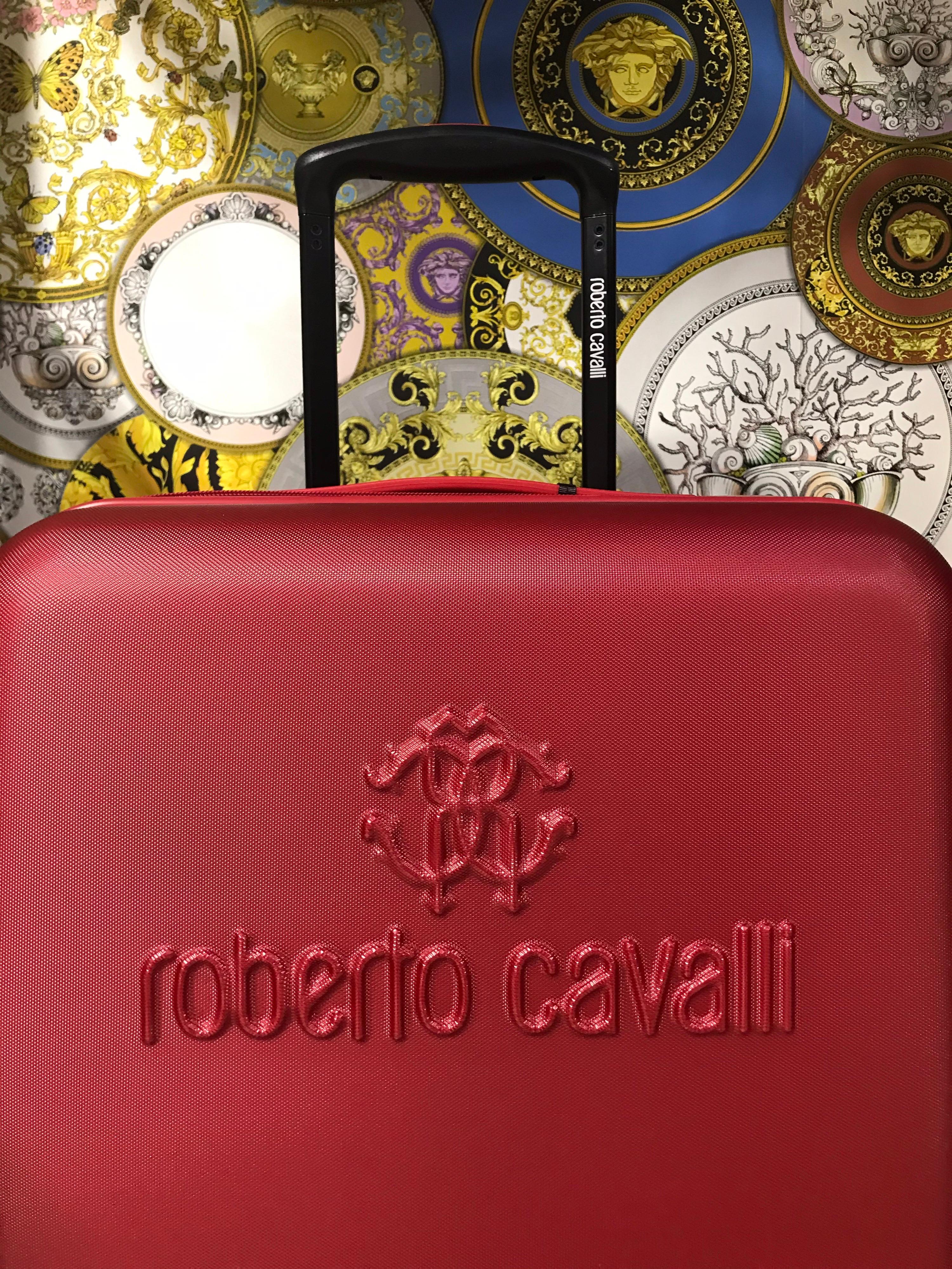 Roberto Cavalli

Logo Hardshell Suitcase in Red


Iconic logo adds a luxurious flourish to this streamlined suitcase.

Top handle
Zip-around closure
Silvertone hardware
Side lock
Four-wheel system
One inside zip compartment
One inside ticket