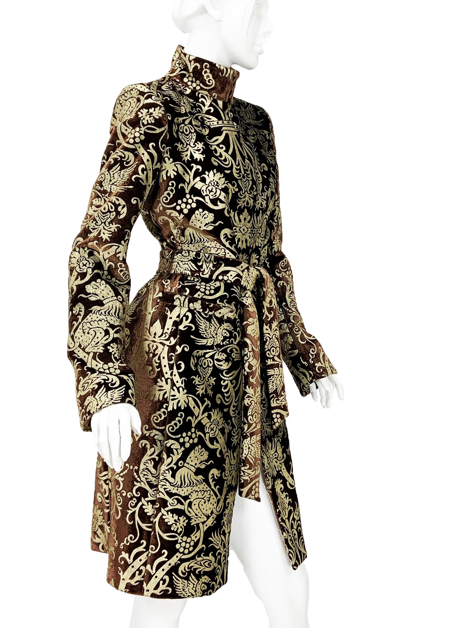 New Roberto Cavalli Brown Metallic Gold-Painted Velvet Brocade Coat
F/W 2006 Collection
Designer size - 40
Unique Cavalli Metallic Gold-Painted Design over the Brown Velvet, Hook-and-Eye Closure, Animal Print Silk Lining, Padded Shoulders, Pockets