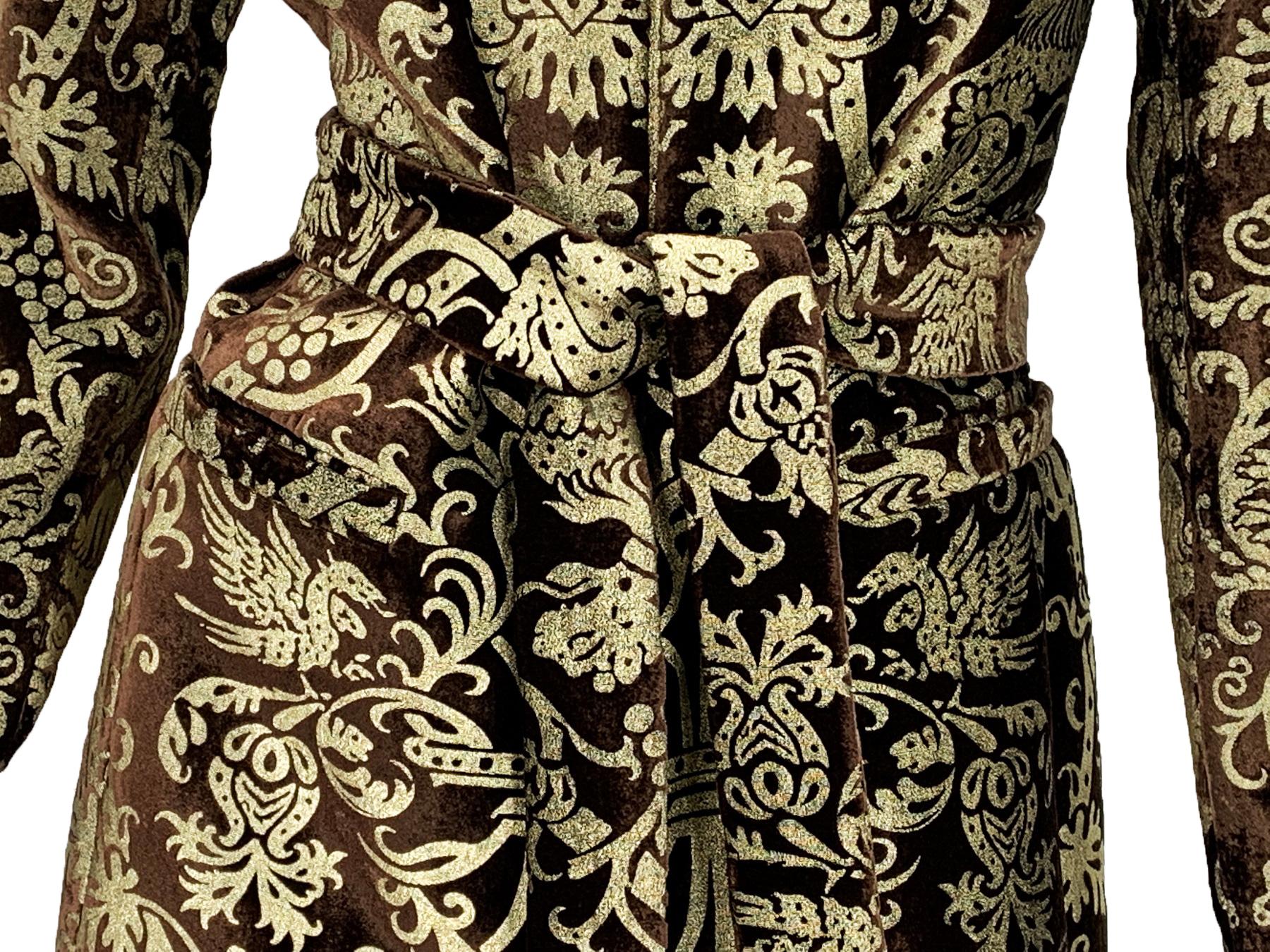 New Roberto Cavalli FW 2006 Brown Velvet Metallic Gold Painted Belted Coat It 40 For Sale 2