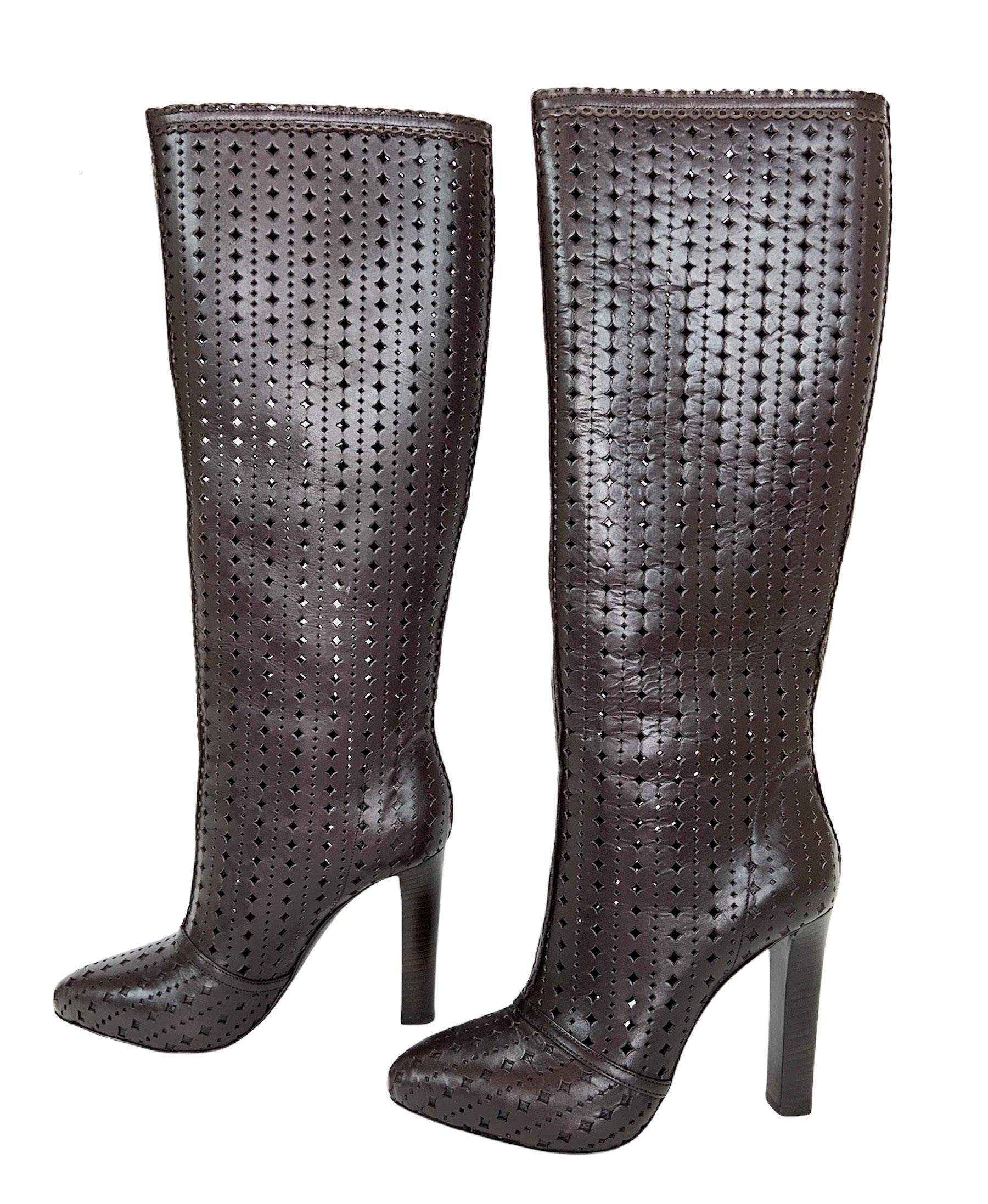 New Roberto Cavalli Laser Cut Leather Chocolate Brown Knee High Boots It 39 US 9 In New Condition In Montgomery, TX