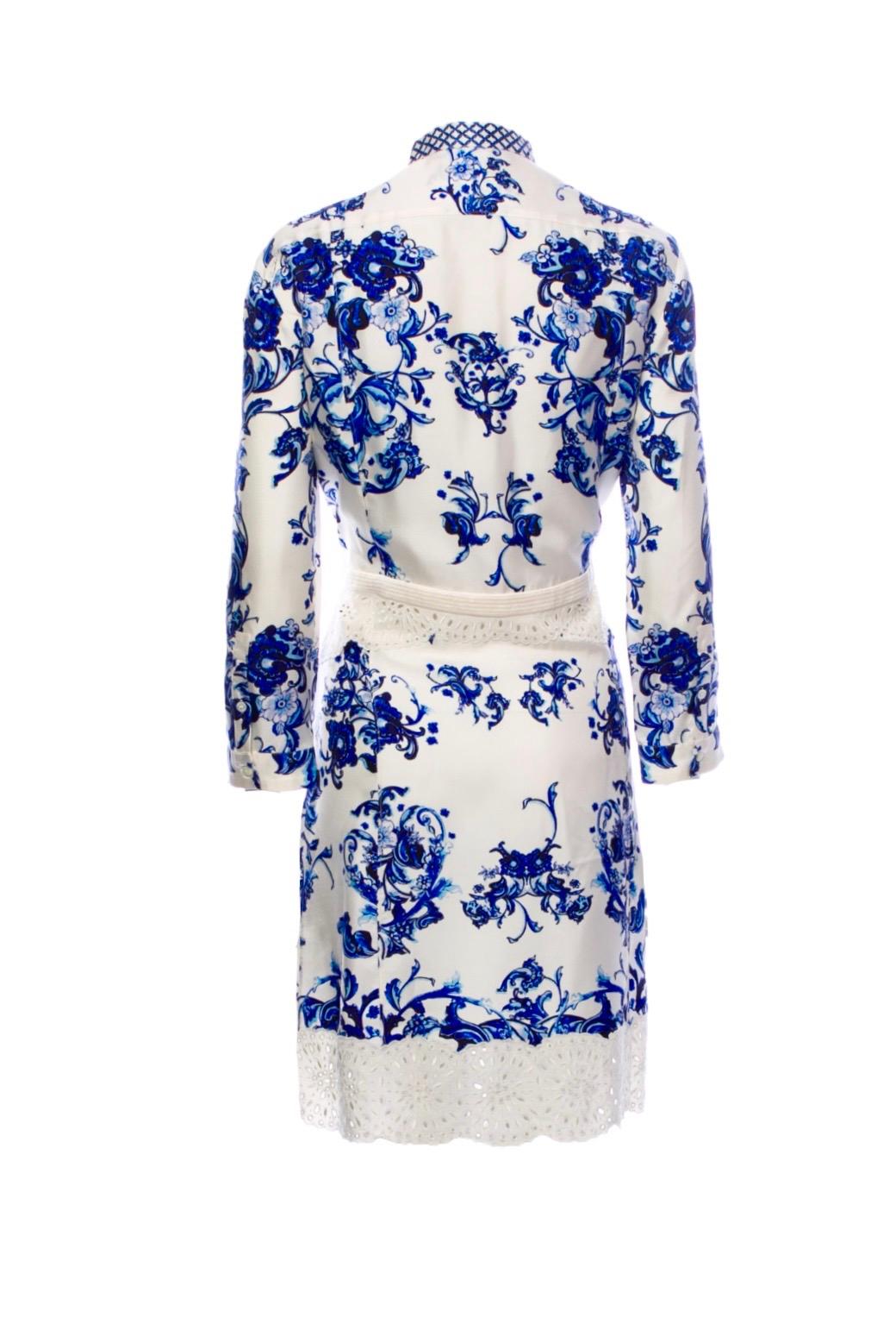 
A beautiful ROBERTO CAVALLI dress that will last you for years
From the most prestigious ROBERTO CAVALLI main line
Made out of most beautiful printed silk with delicate floral „porcelain“ print
Eyelet details
„Roberto Cavalli“ signature discreetly