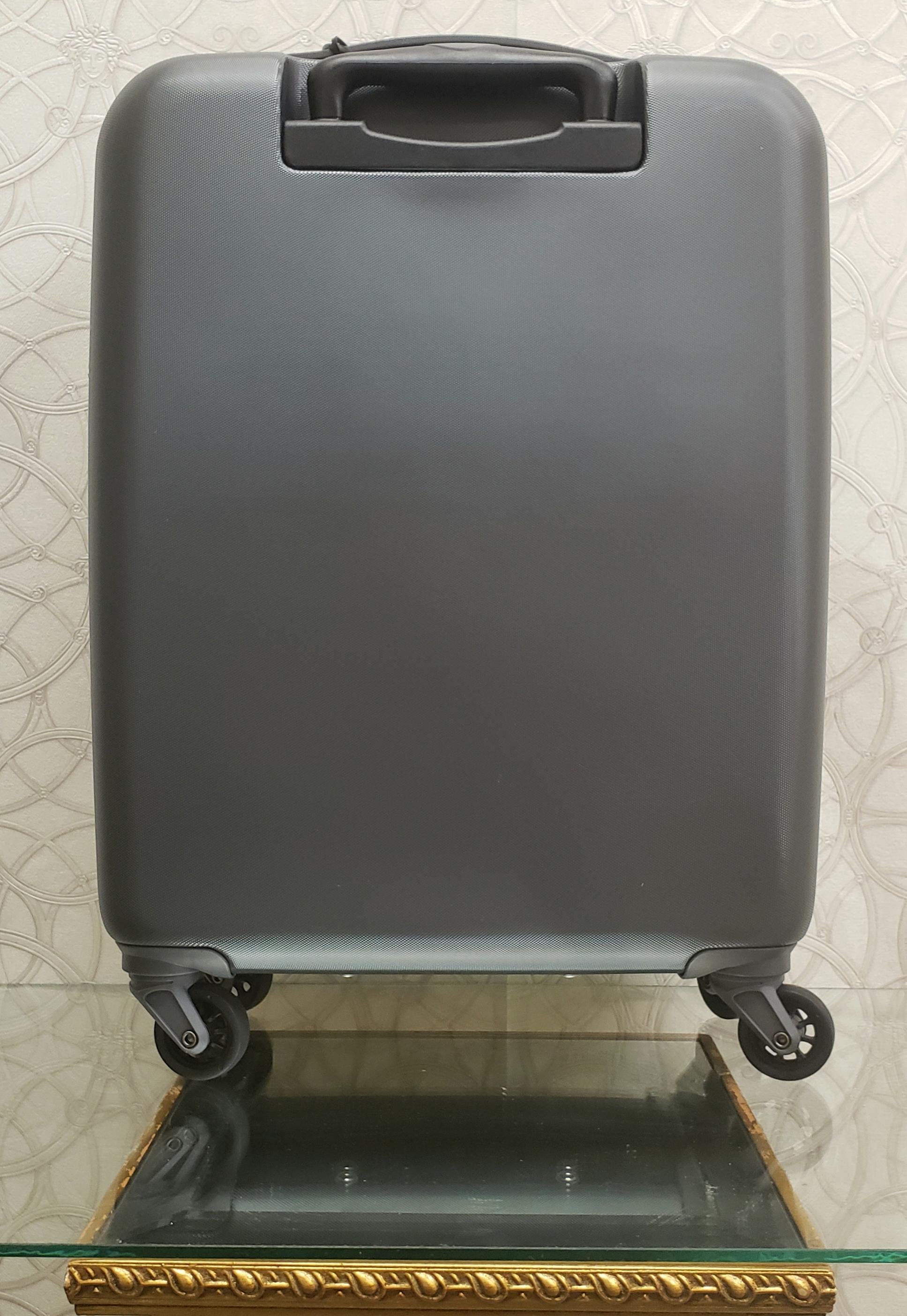 Argento Nuovo ROBERTO CAVALLI SUITCASE IN PLATINO (GRIGIO ARGENTO SCURO) in vendita