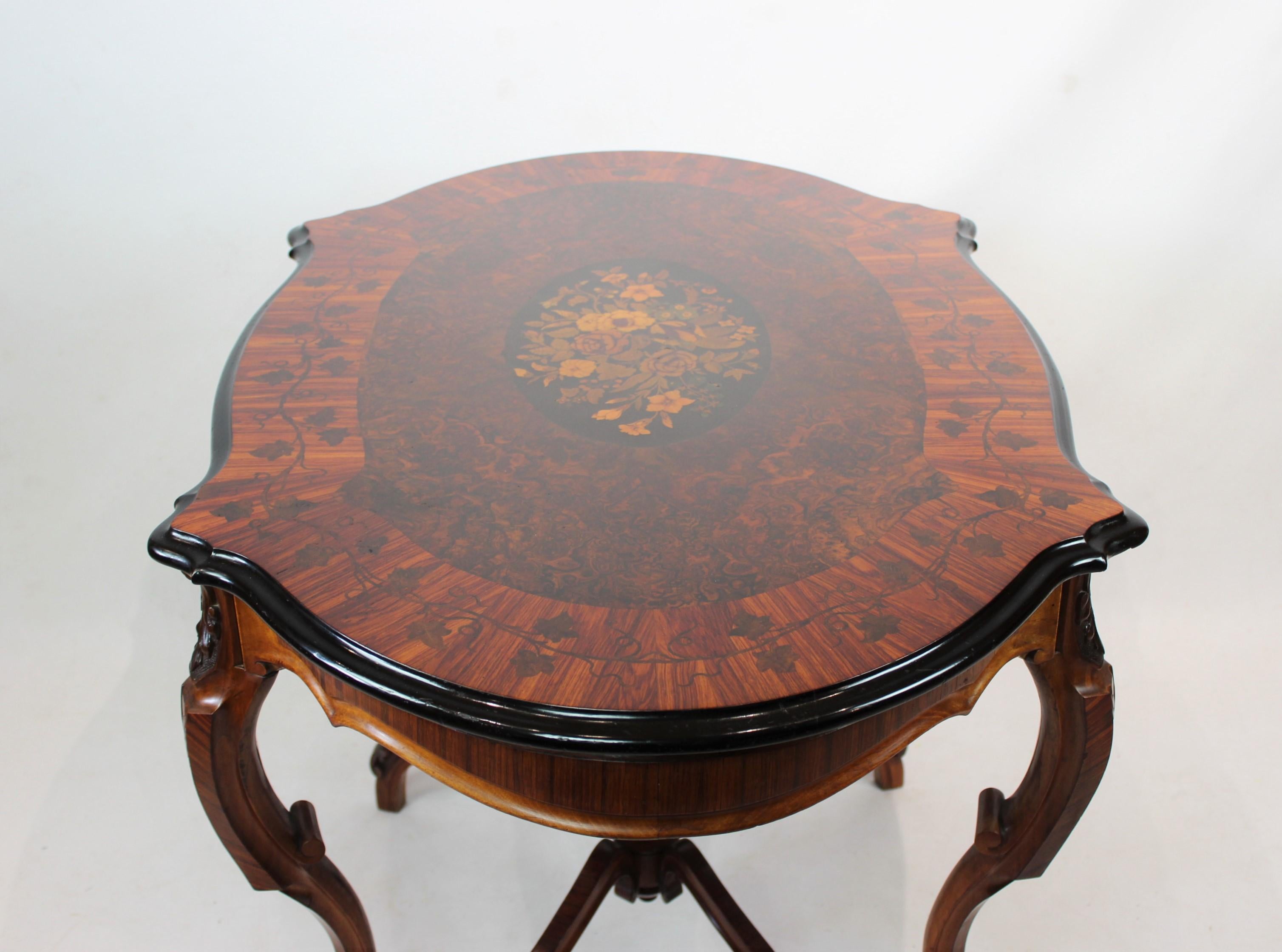 New Rococo Pedestal Table of Walnut with Carvings and Inlaid Intarsia, 1880s 4