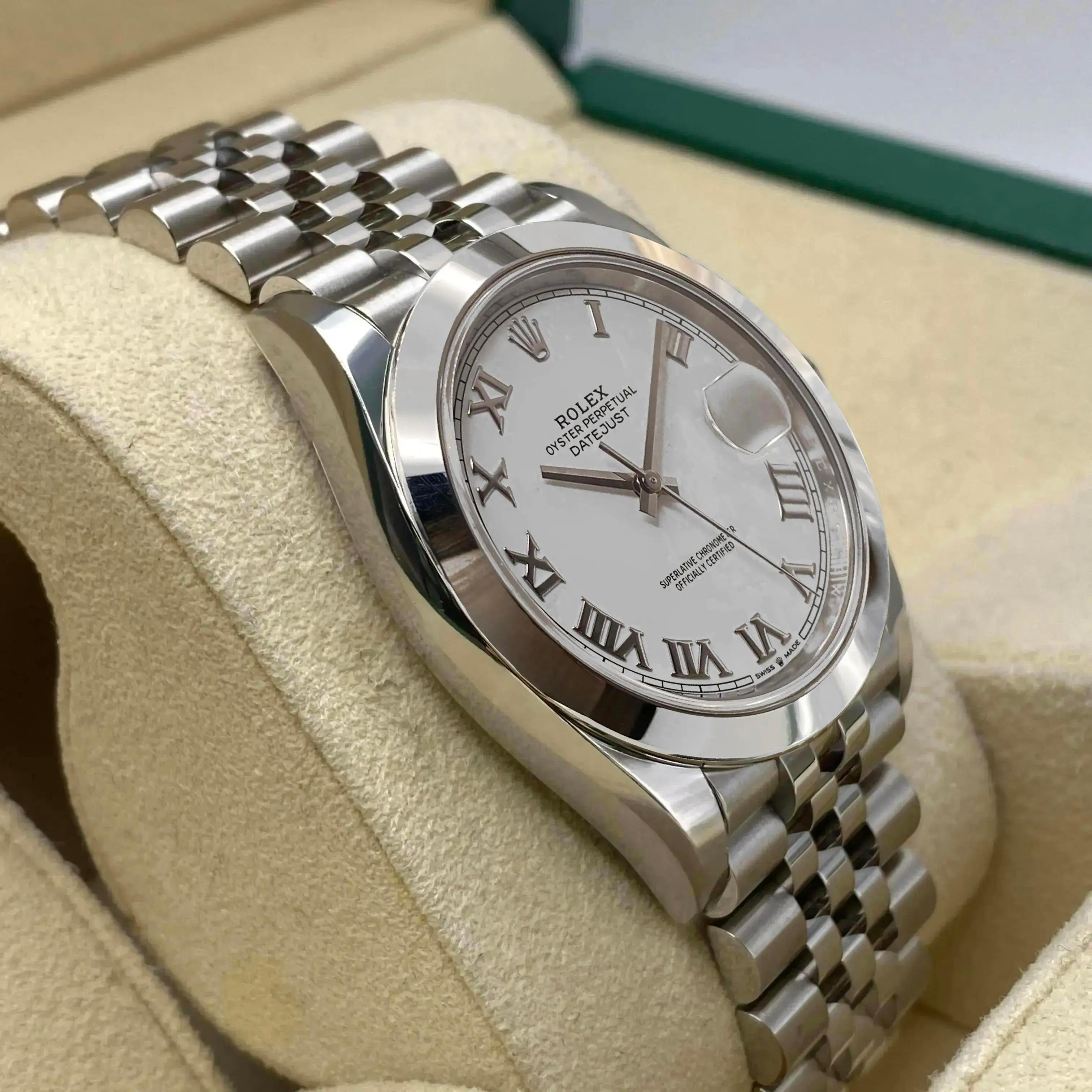 NEW Rolex Datejust 126200 Jubilee Steel White Roman Dial Automatic Watch B&P Unisexe en vente