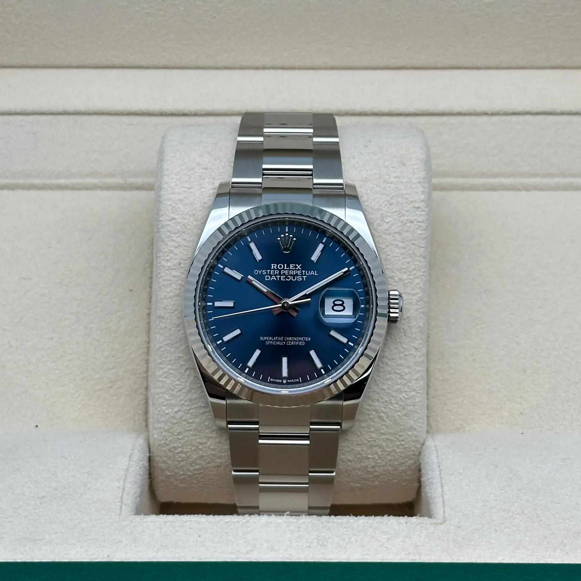 NUEVO Reloj Rolex Datejust 36mm Acero Oro Blanco 18k Esfera Azul Acanalada 126234 en Nuevo estado para la venta en New York, NY