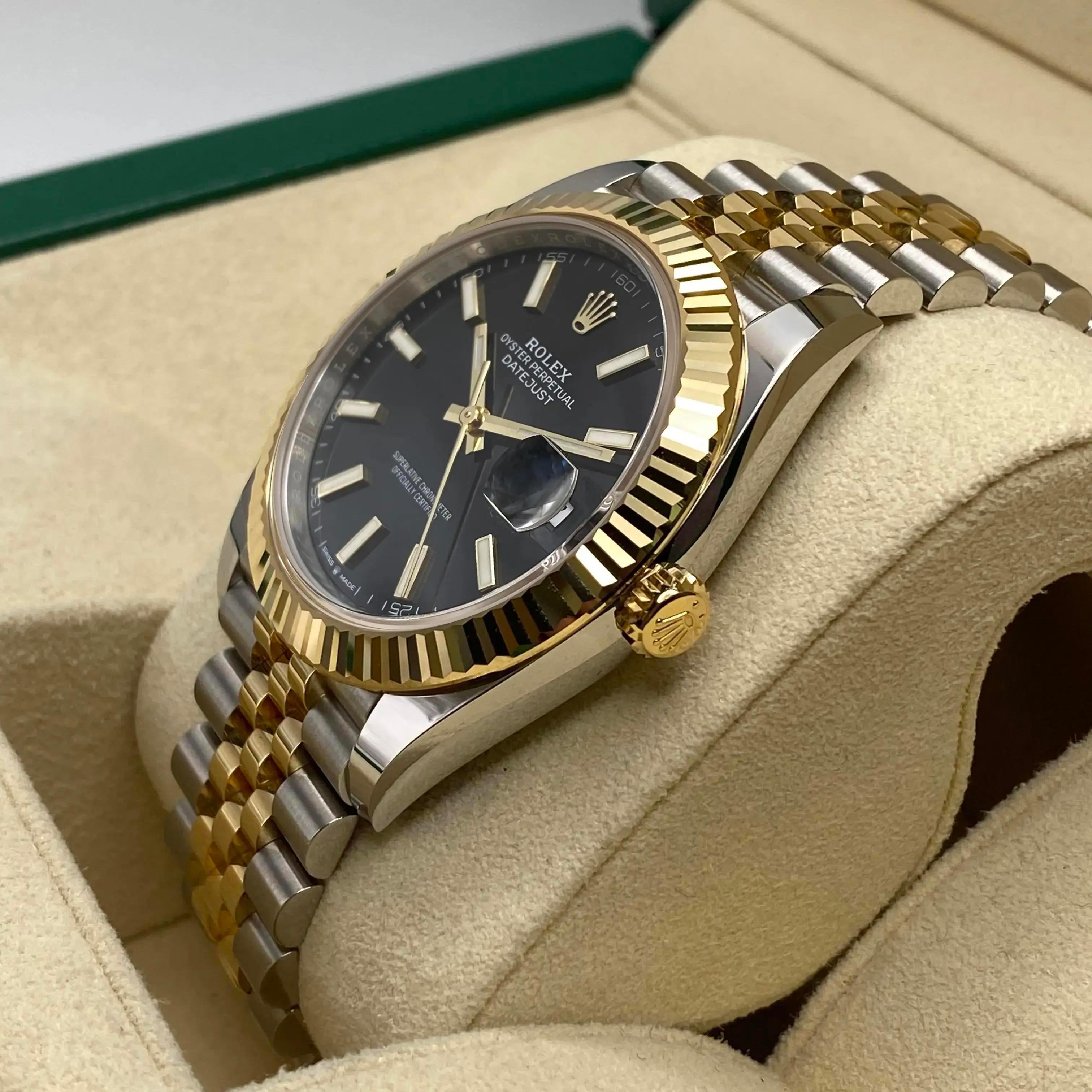 NEW Rolex Datejust 41 126333 18K Yellow Gold Steel Black Dial Watch B&P Pour hommes en vente
