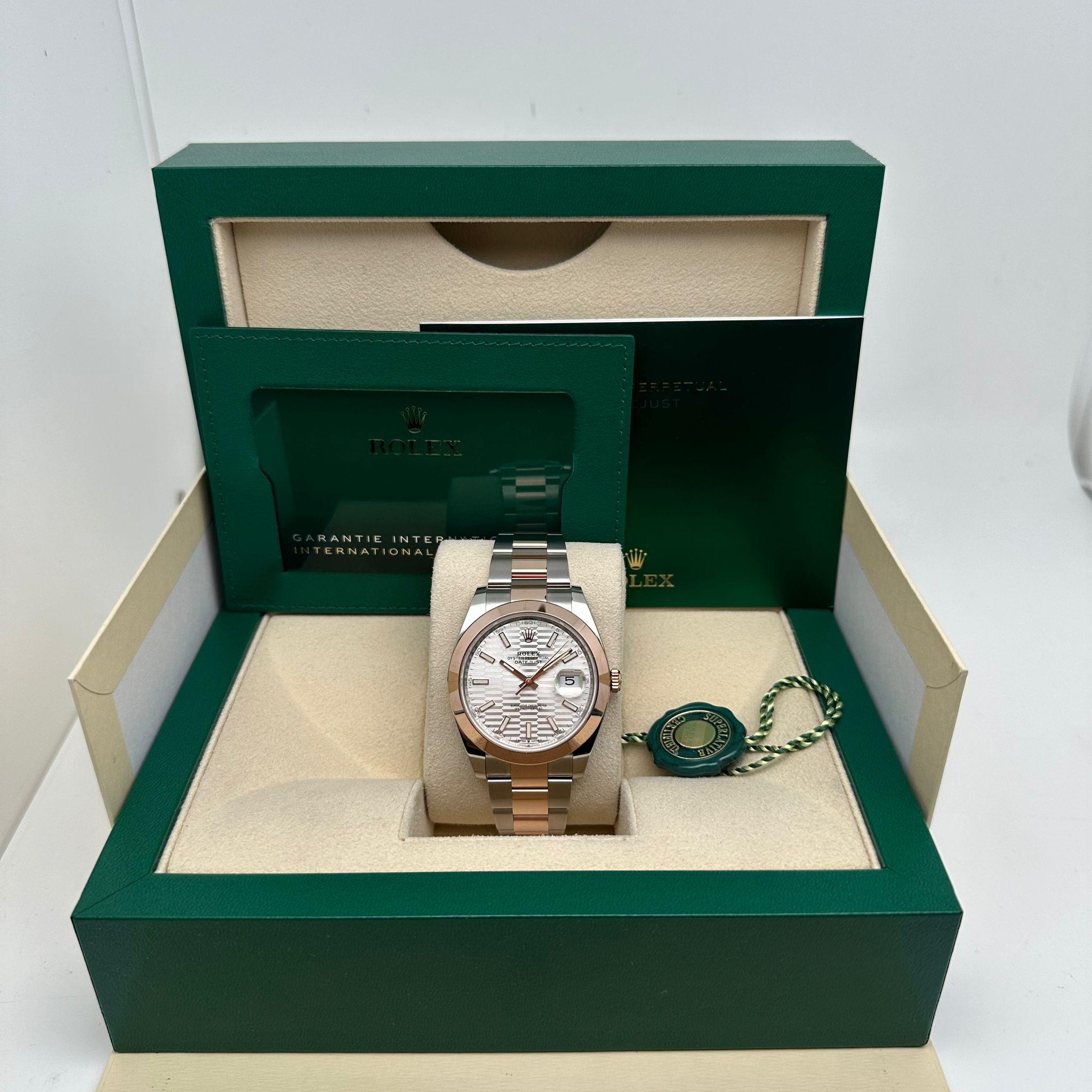 Rolex Montre Datejust 41 en or rose 18 carats avec cadran à motif argenté pour hommes 126301 en vente 6