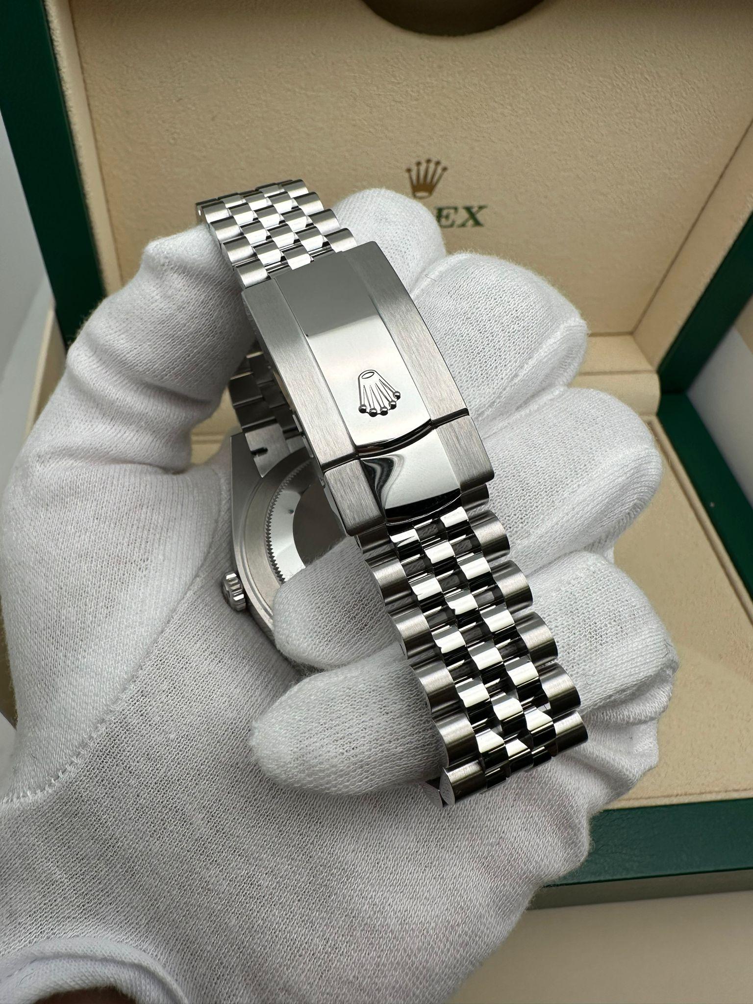 NEW Rolex Datejust 41 Steel 18K Gold Bezel Jubilee Blue Roman Dial Watch 126334 For Sale 8