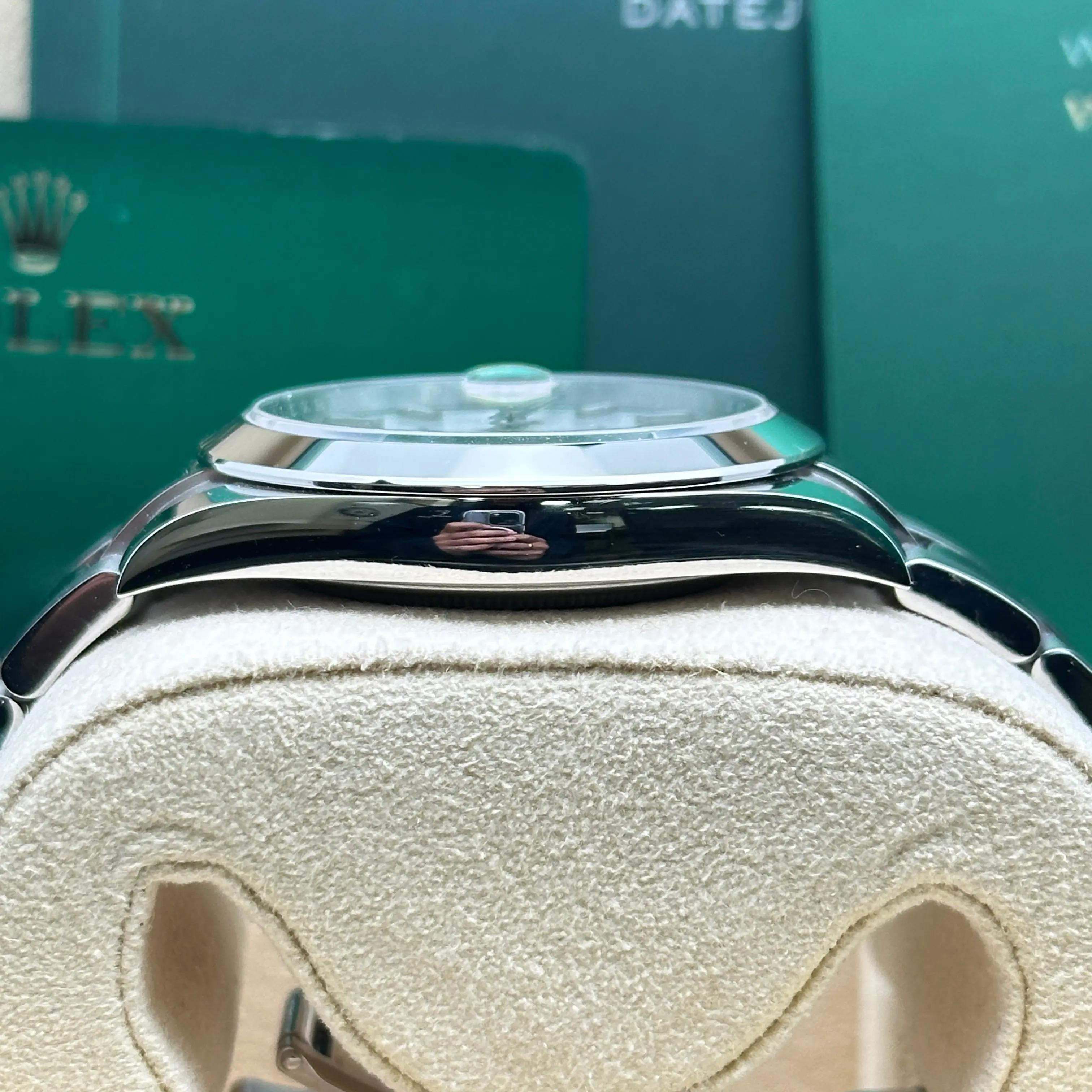 Neu Rolex Datejust 41 Stahl Weiß Index Zifferblatt Automatikuhr 126300 B&P 2024 im Angebot 1