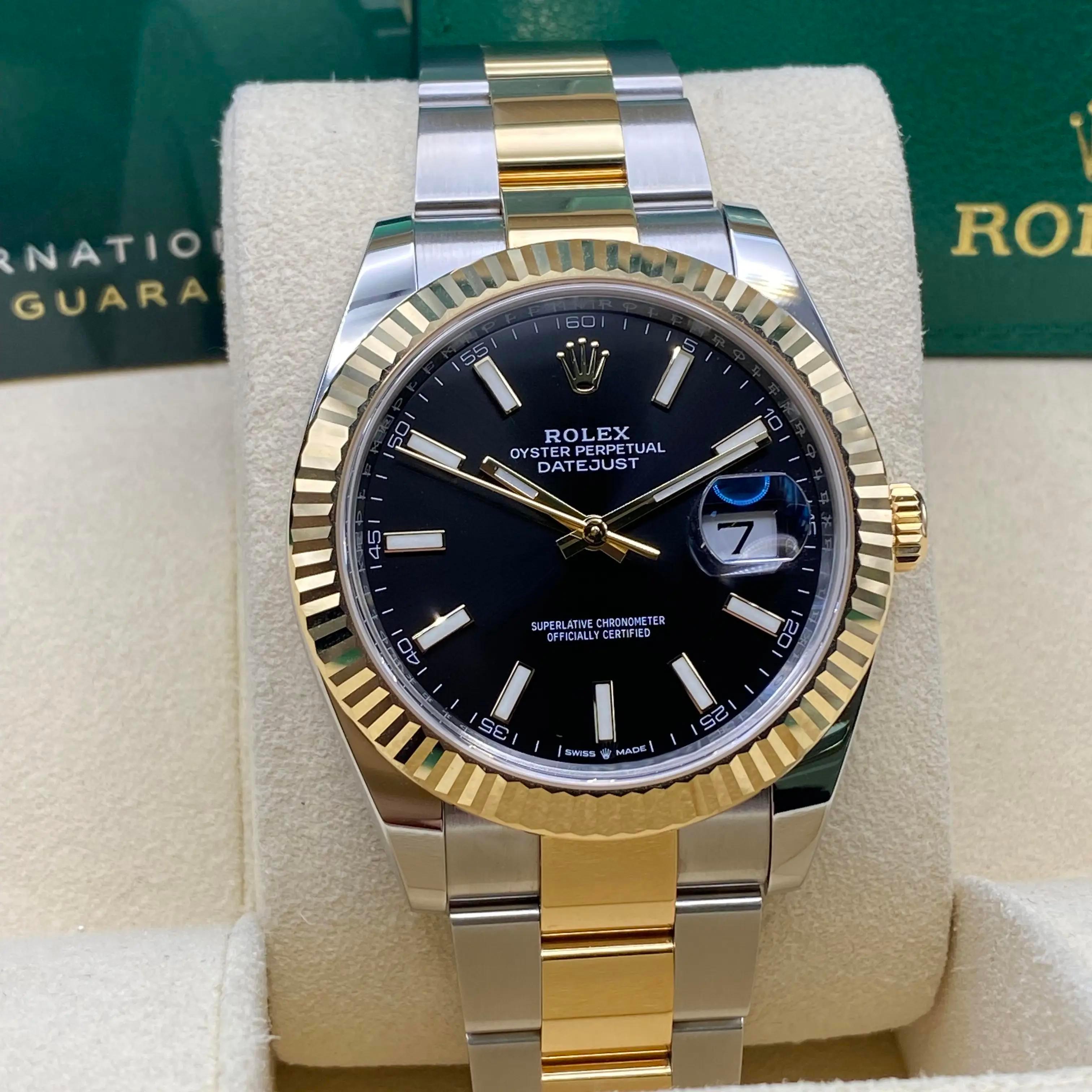 NEU Rolex Datejust 41mm 126333 Gelbgold Stahl Schwarzes Zifferblatt Oyster Uhr B&P im Angebot 1