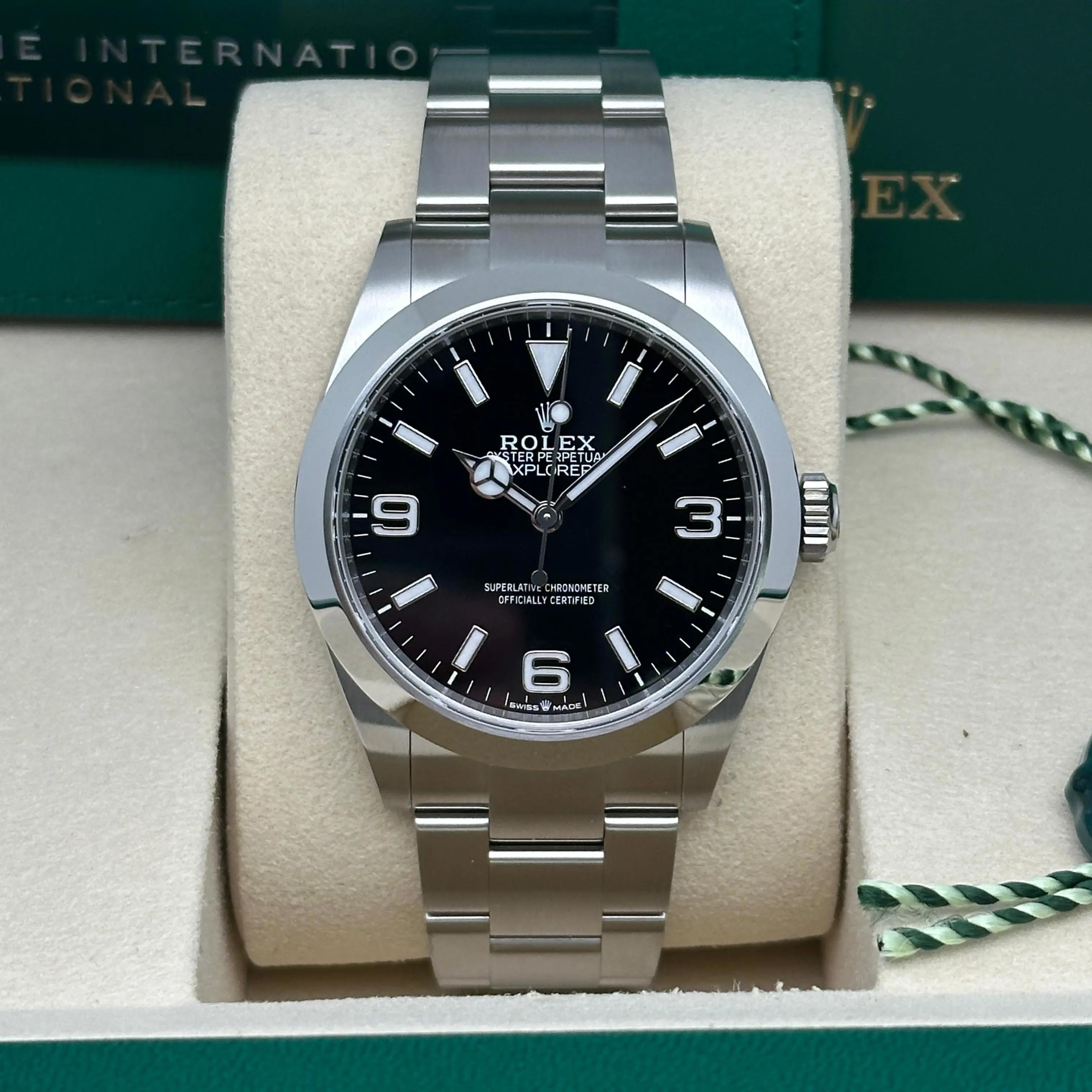 Neu Rolex Explorer 40mm Stahl Schwarzes Zifferblatt Automatik Herrenuhr 224270 2025 B&P im Zustand „Neu“ im Angebot in New York, NY