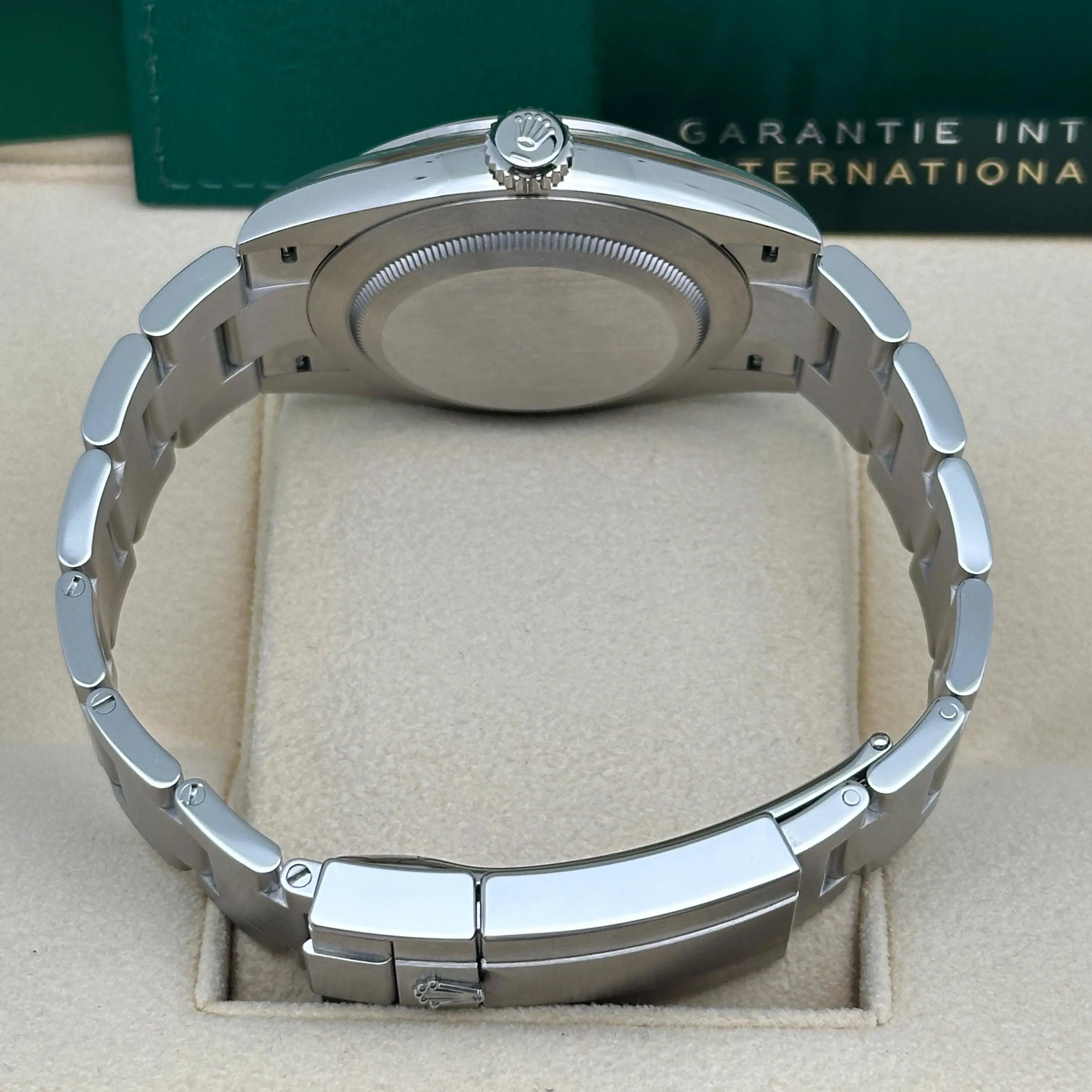 Rolex Explorer 40mm Steel Black Dial Automatic Montre pour hommes 224270 B&P en vente 7