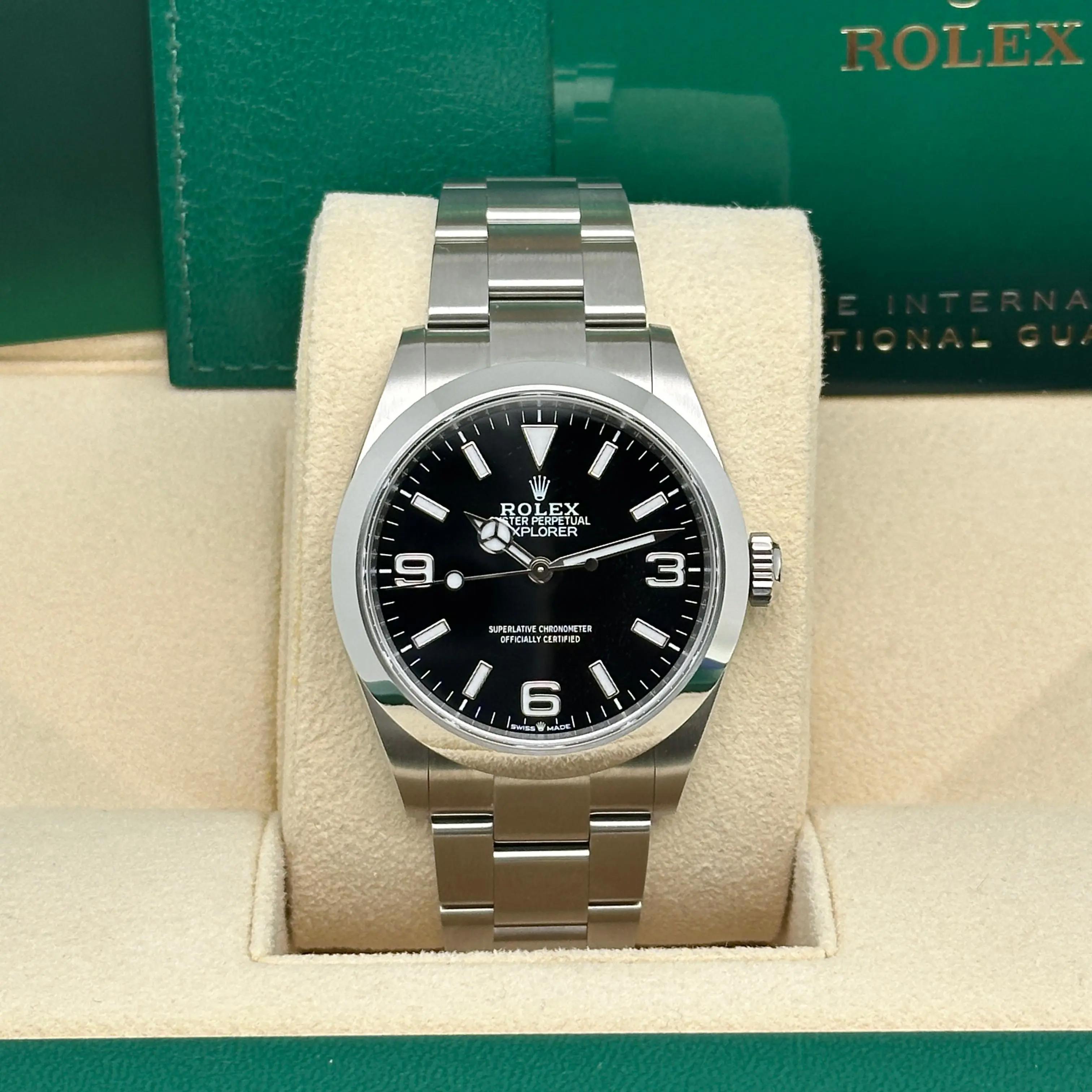 Rolex Explorer 40mm Steel Black Dial Automatic Montre pour hommes 224270 B&P en vente 3