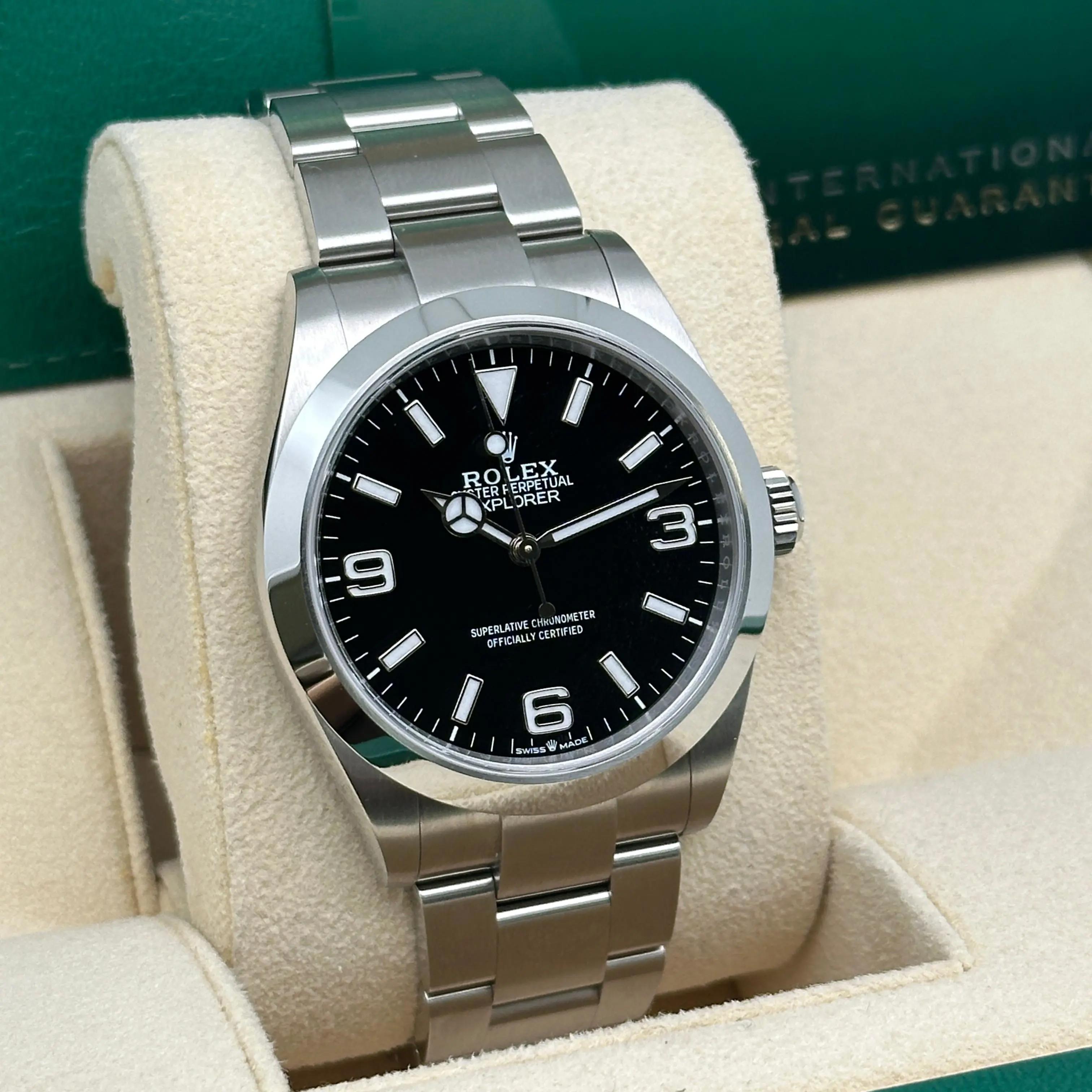 Rolex Explorer 40mm Steel Black Dial Automatic Montre pour hommes 224270 B&P en vente 5