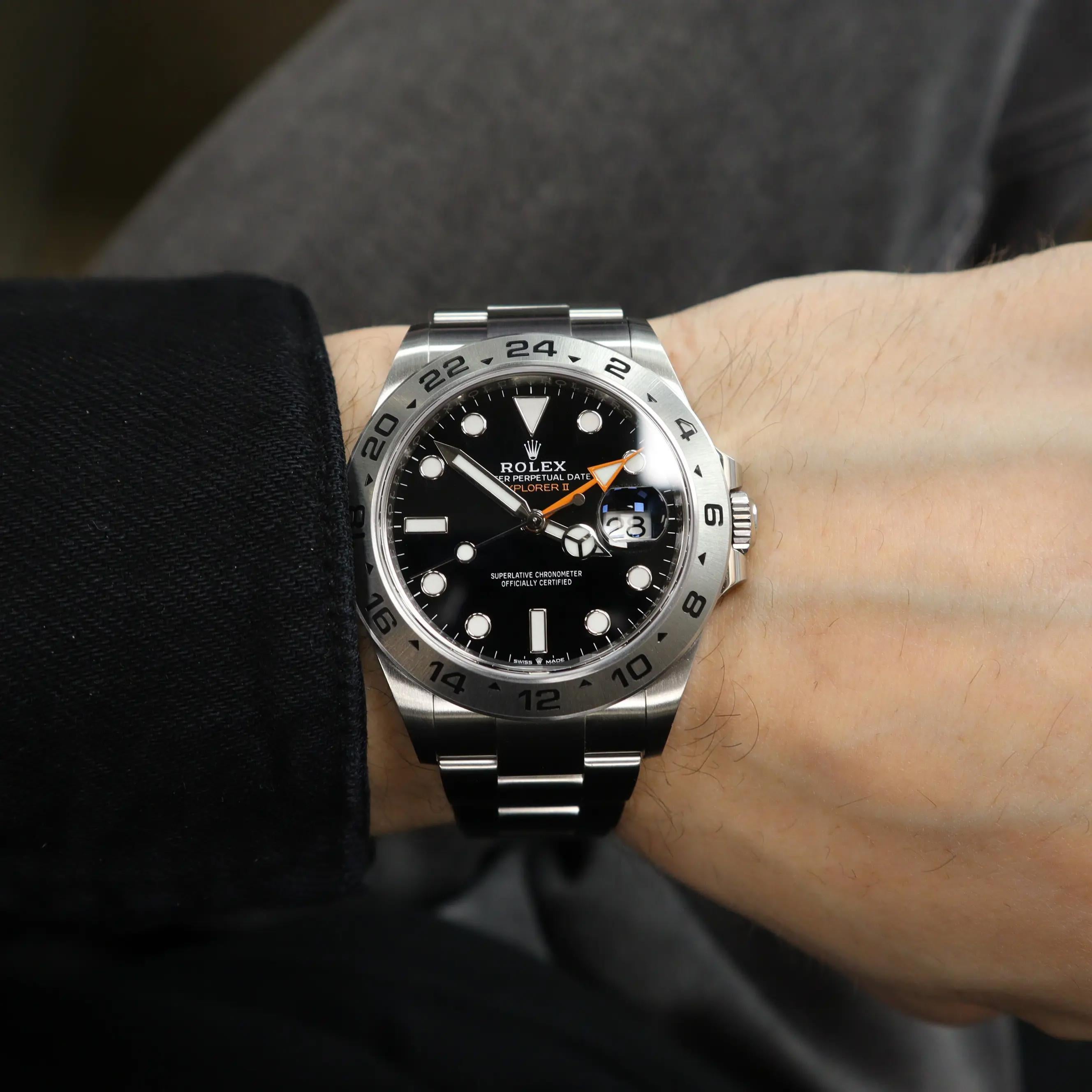 New Rolex Explorer II 42mm Steel Black Dial Automatic Oyster Mens Watch 226570 en vente 4