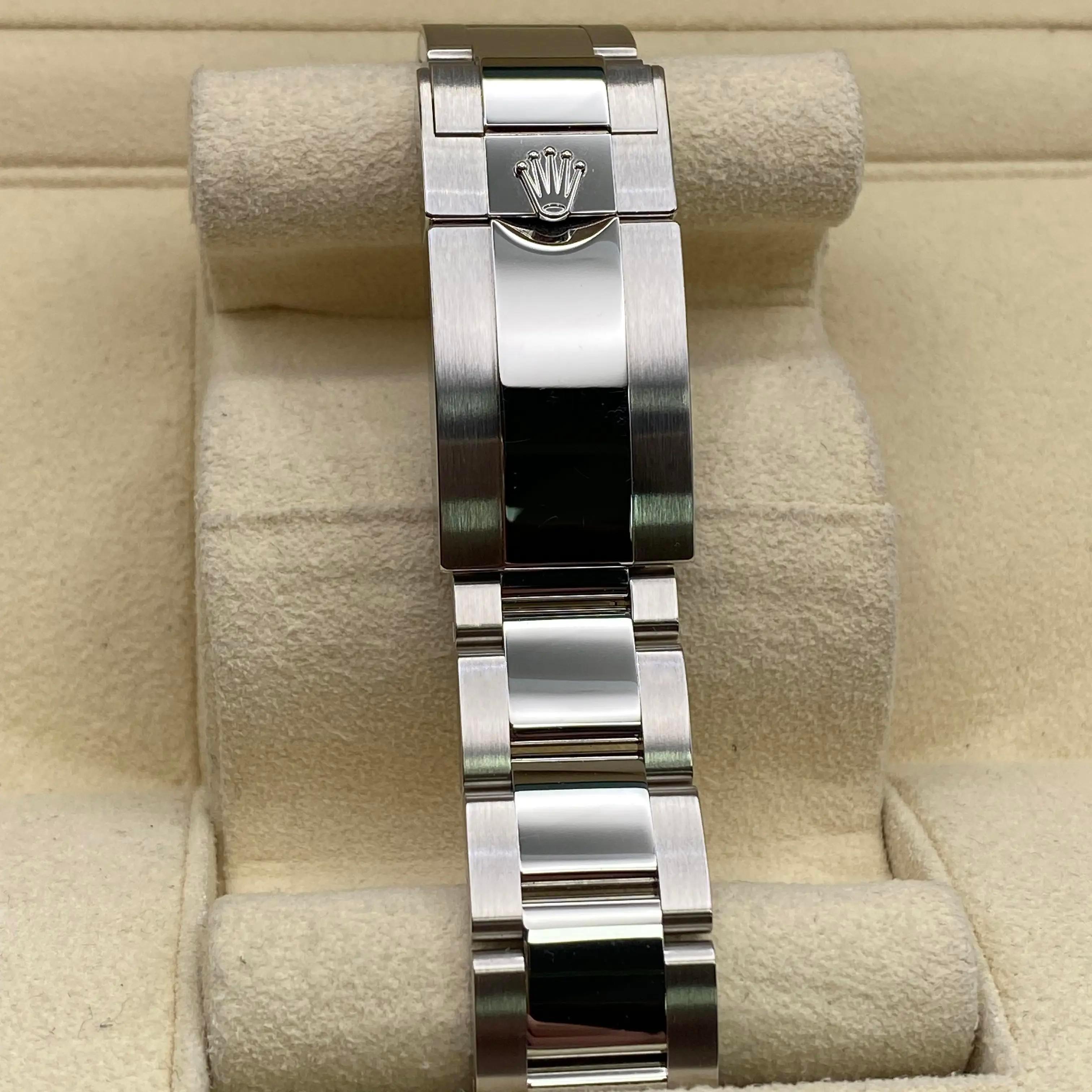 Montre Rolex GMT-Master II Batman Oyster Steel Ceramic Automatic 126710BLNR en vente 9