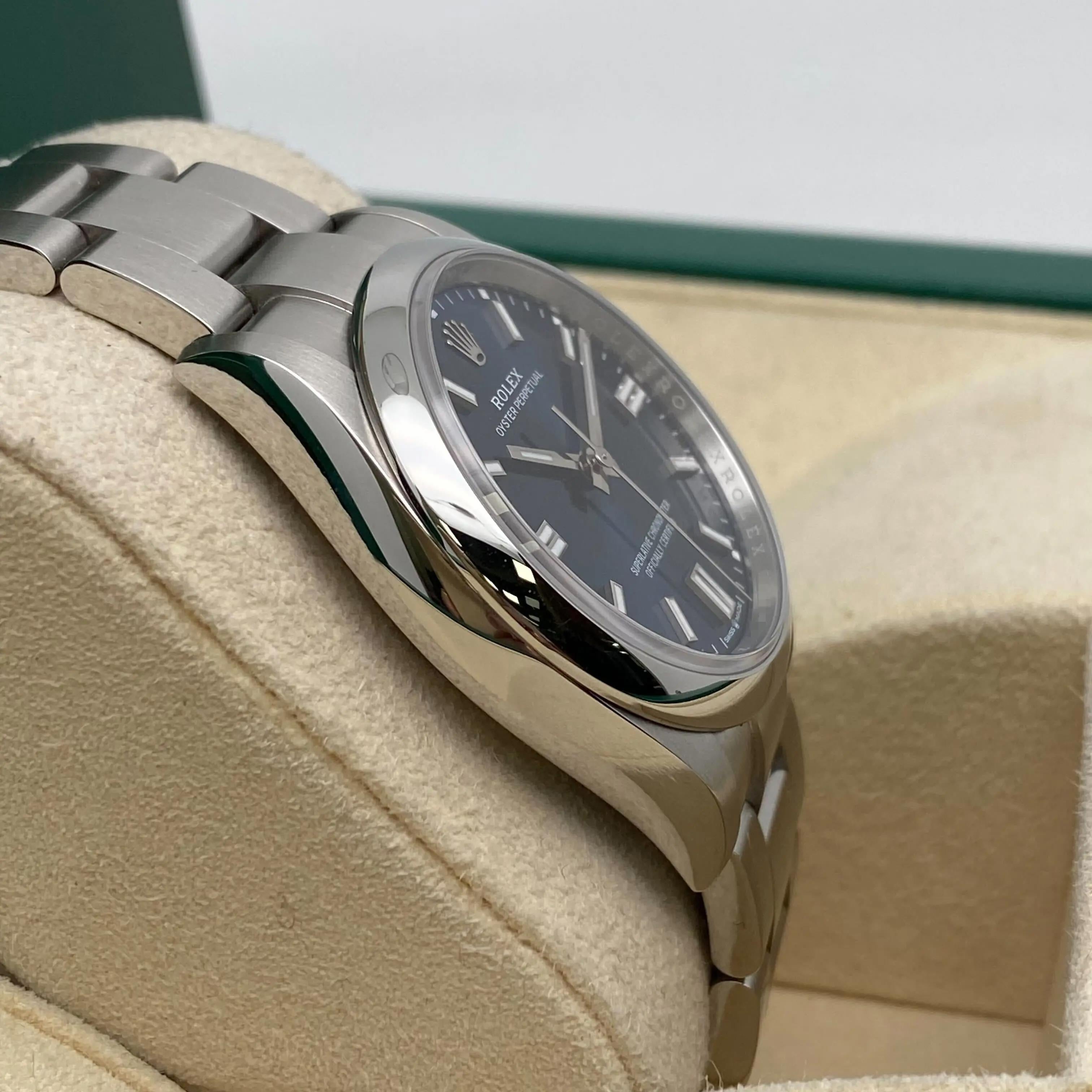 NUOVO Rolex Oyster Perpetual 36mm Acciaio Quadrante Blu Orologio Automatico Uomo 126000 B.P. B. in vendita 2